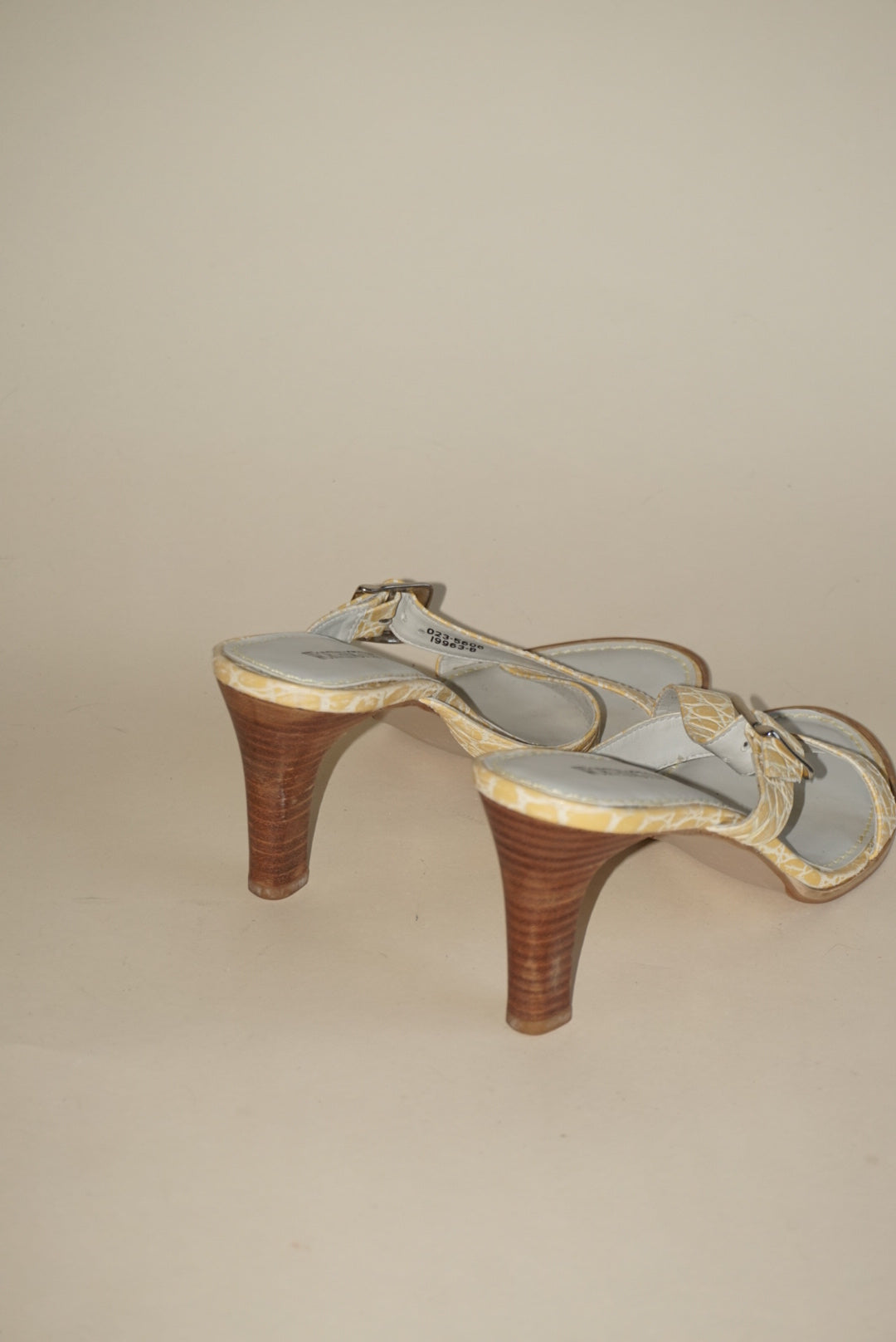 "Worthington" Embossed Leather Alligator "Sandy" Yellow Sandal Buckle Heels NWOT - Size 8