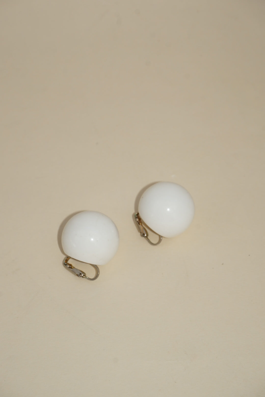80's White Globe Sphere Clip On Earrings