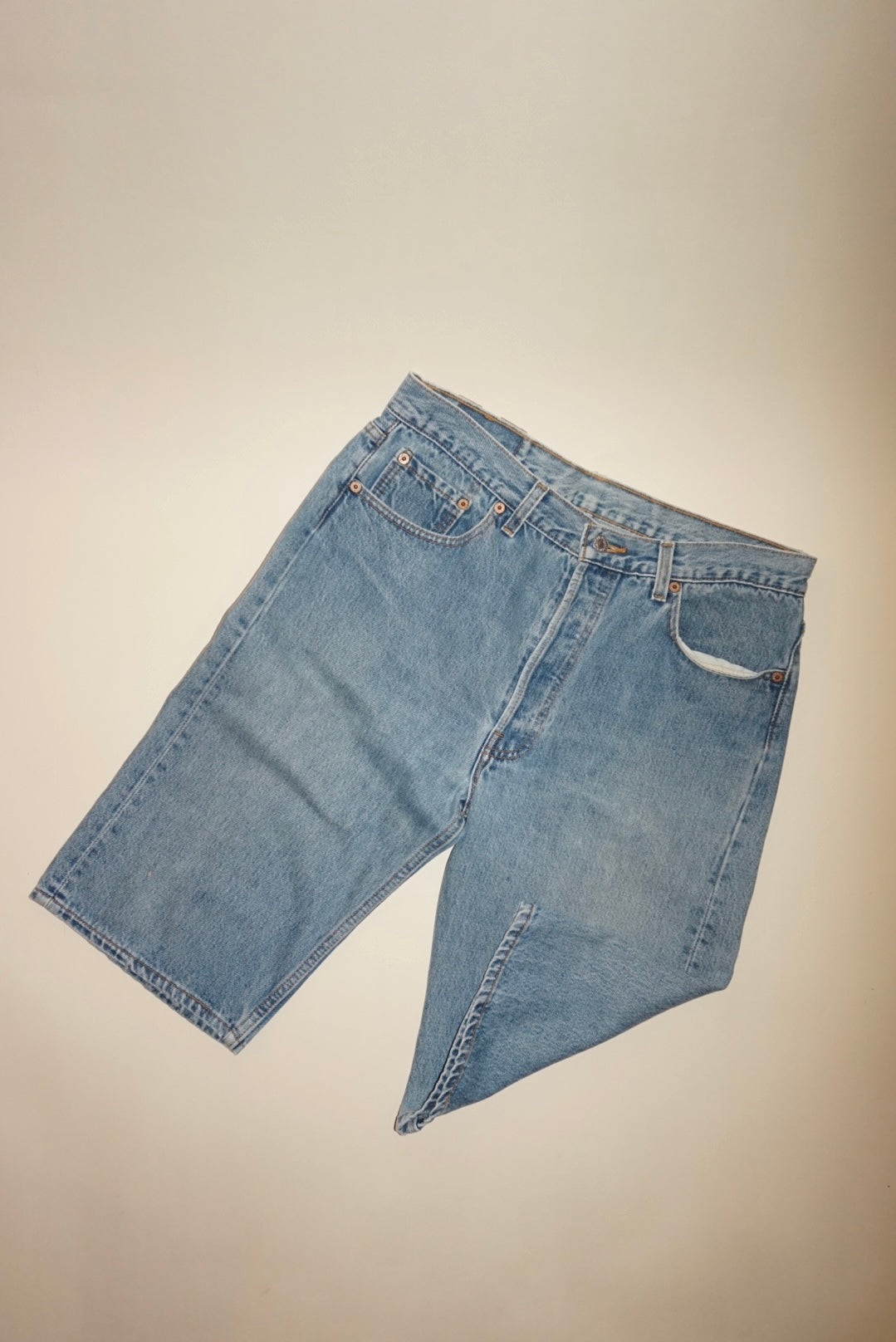 "Levi" Light Wash Shorts - Size 34