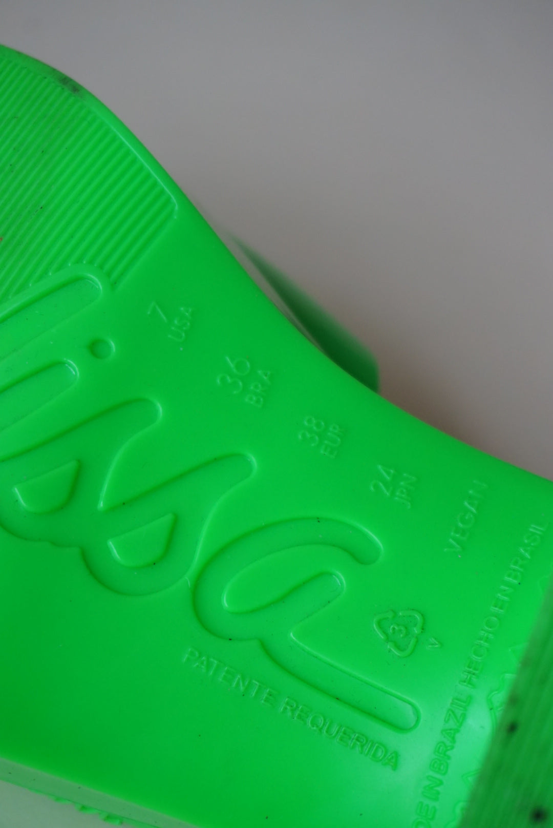 Melissa "Shape" Lime Green Y2K Style Mule - Size 7