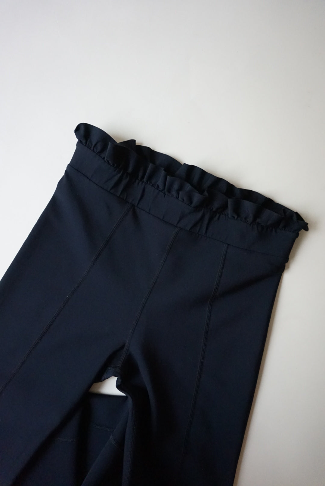 "Carbon 38" Black Ruffle Waist Leggings - Size Medium