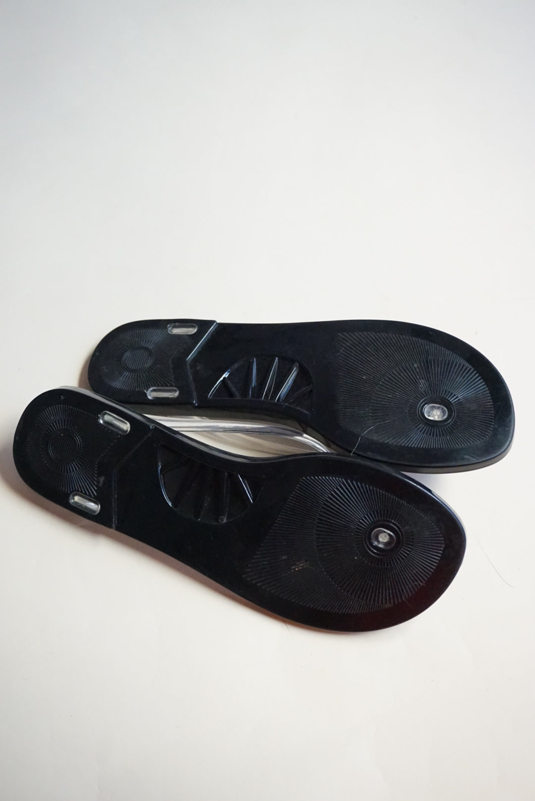 "Jeffrey Campbell" "Beach Day" Clear/Black Thong Jelly Sandals - Size 7