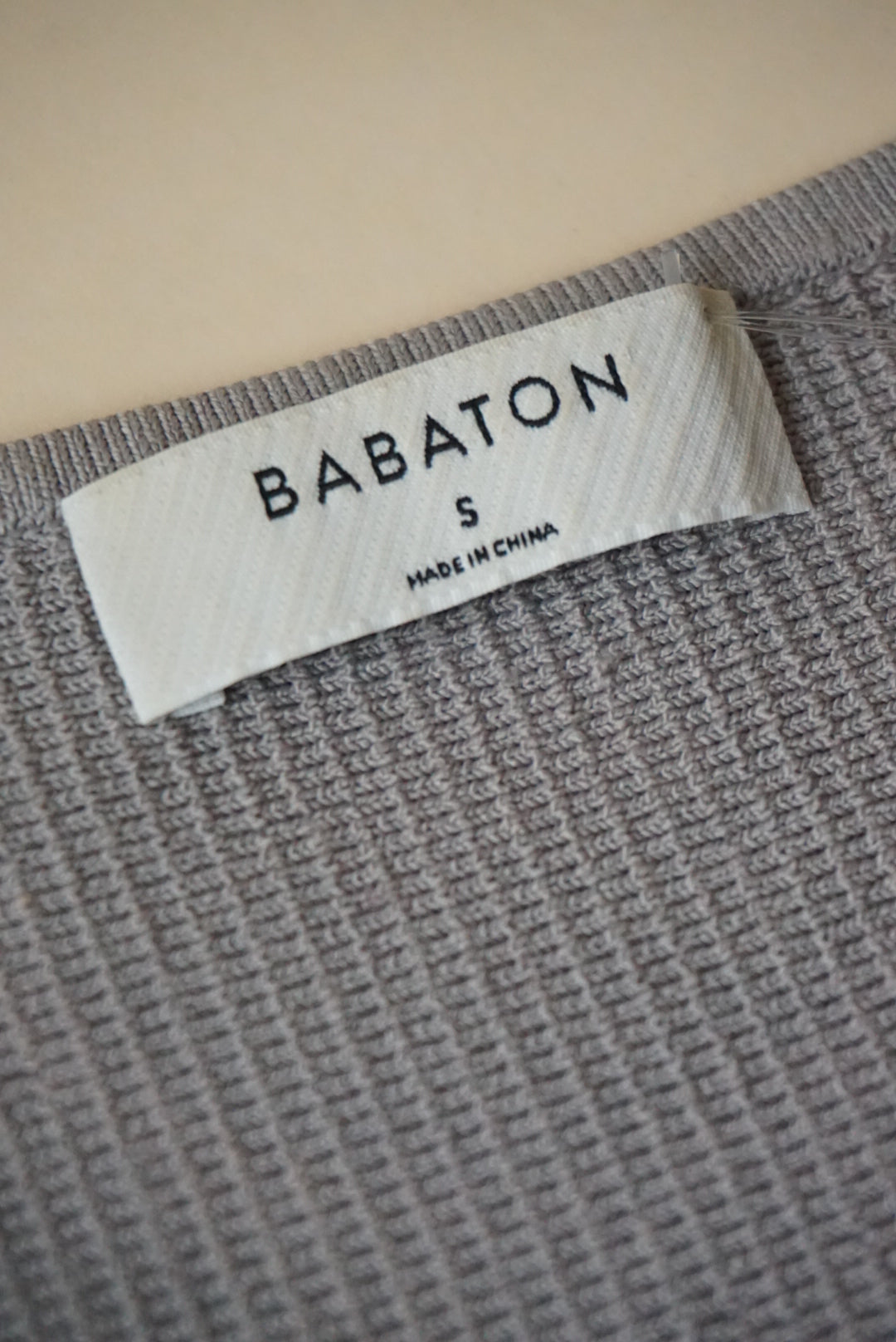 Babaton Aritzia Carlotta Sculpt Grey Ribbed Knit Plunge Cropped Top - Size Small