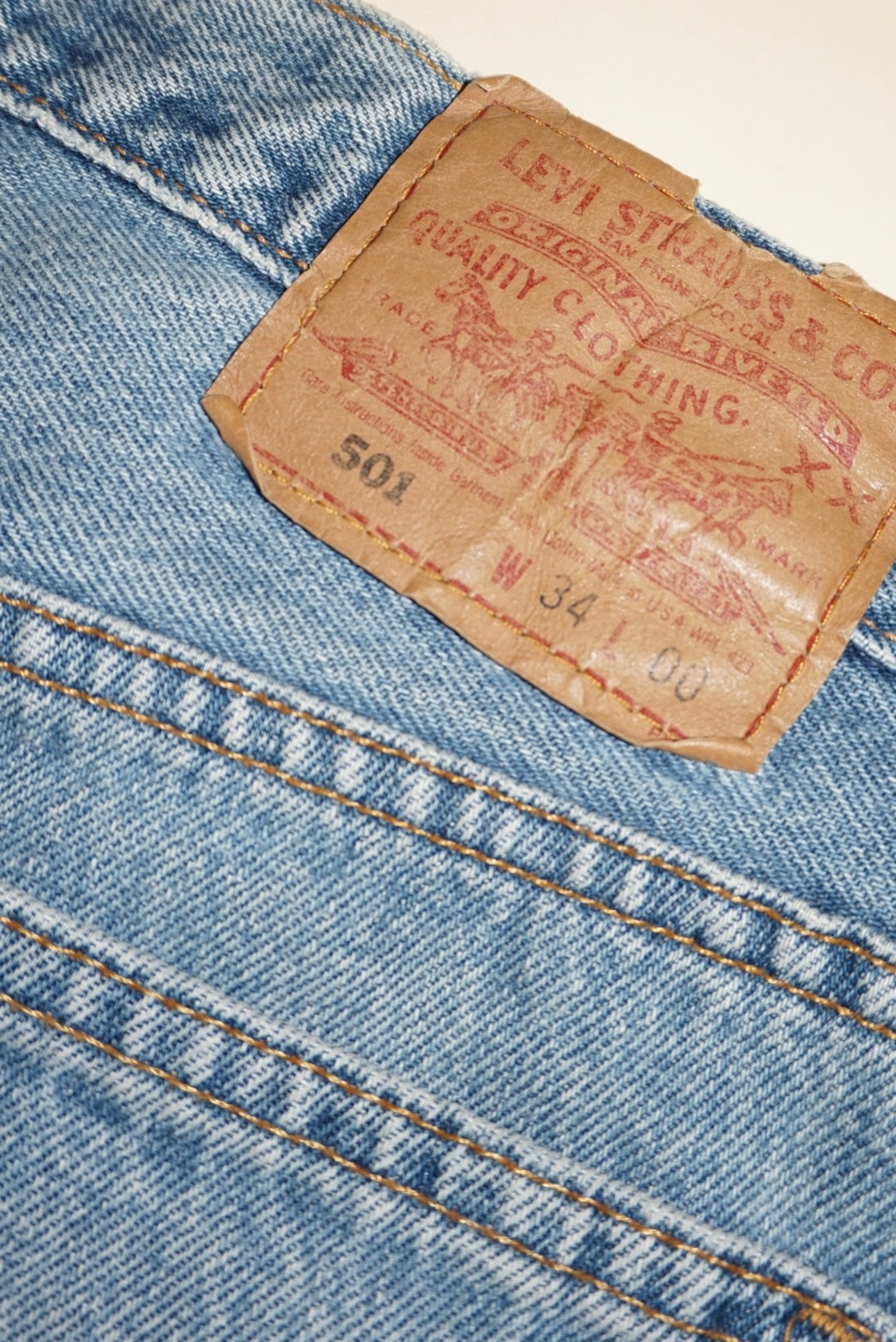 "Levi" Light Wash Shorts - Size 34