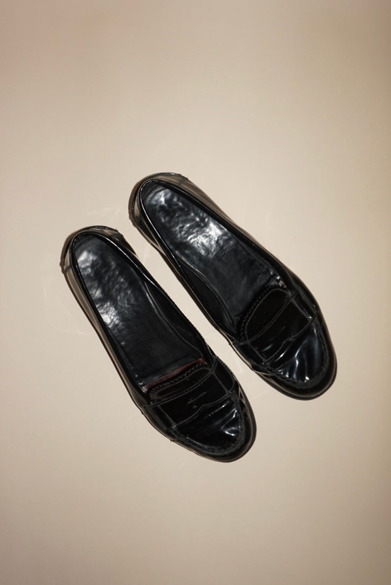 “Prada” Black Patent Leather Penny Loafers 90's - Size 37.5