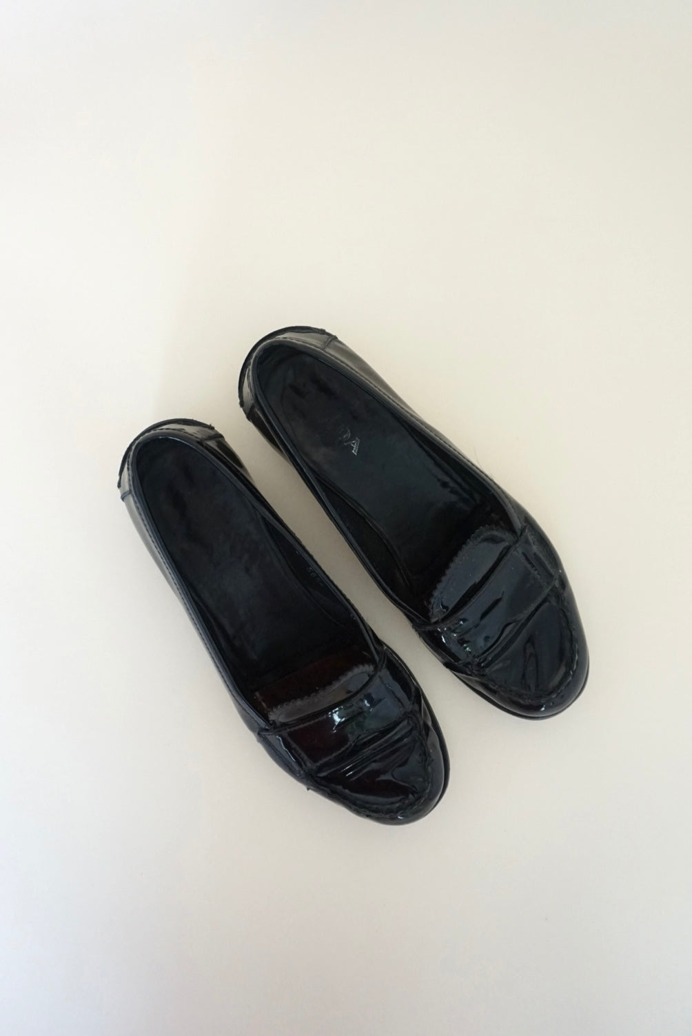 “Prada” Black Patent Leather Penny Loafers 90's - Size 37.5