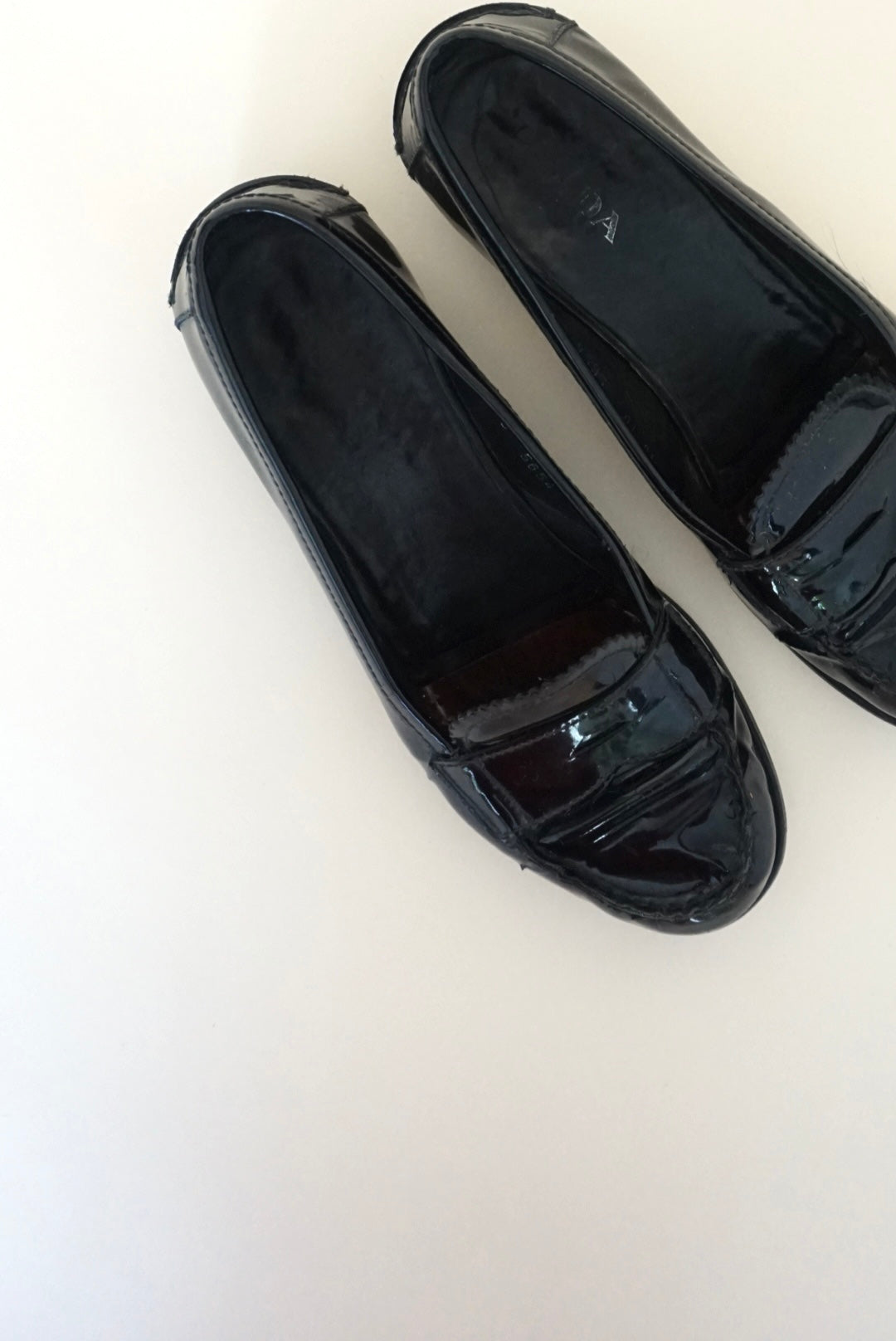 “Prada” Black Patent Leather Penny Loafers 90's - Size 37.5