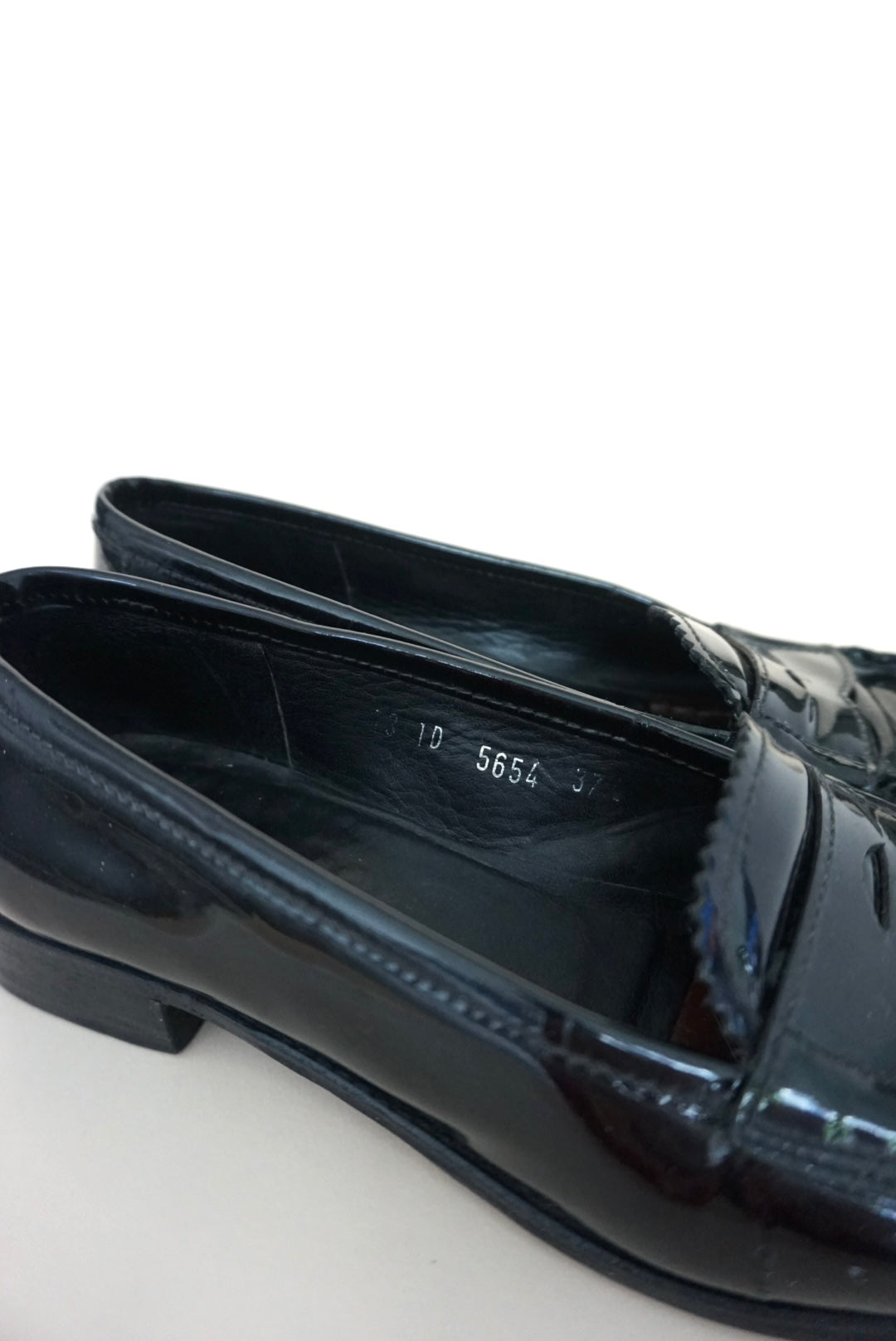 “Prada” Black Patent Leather Penny Loafers 90's - Size 37.5