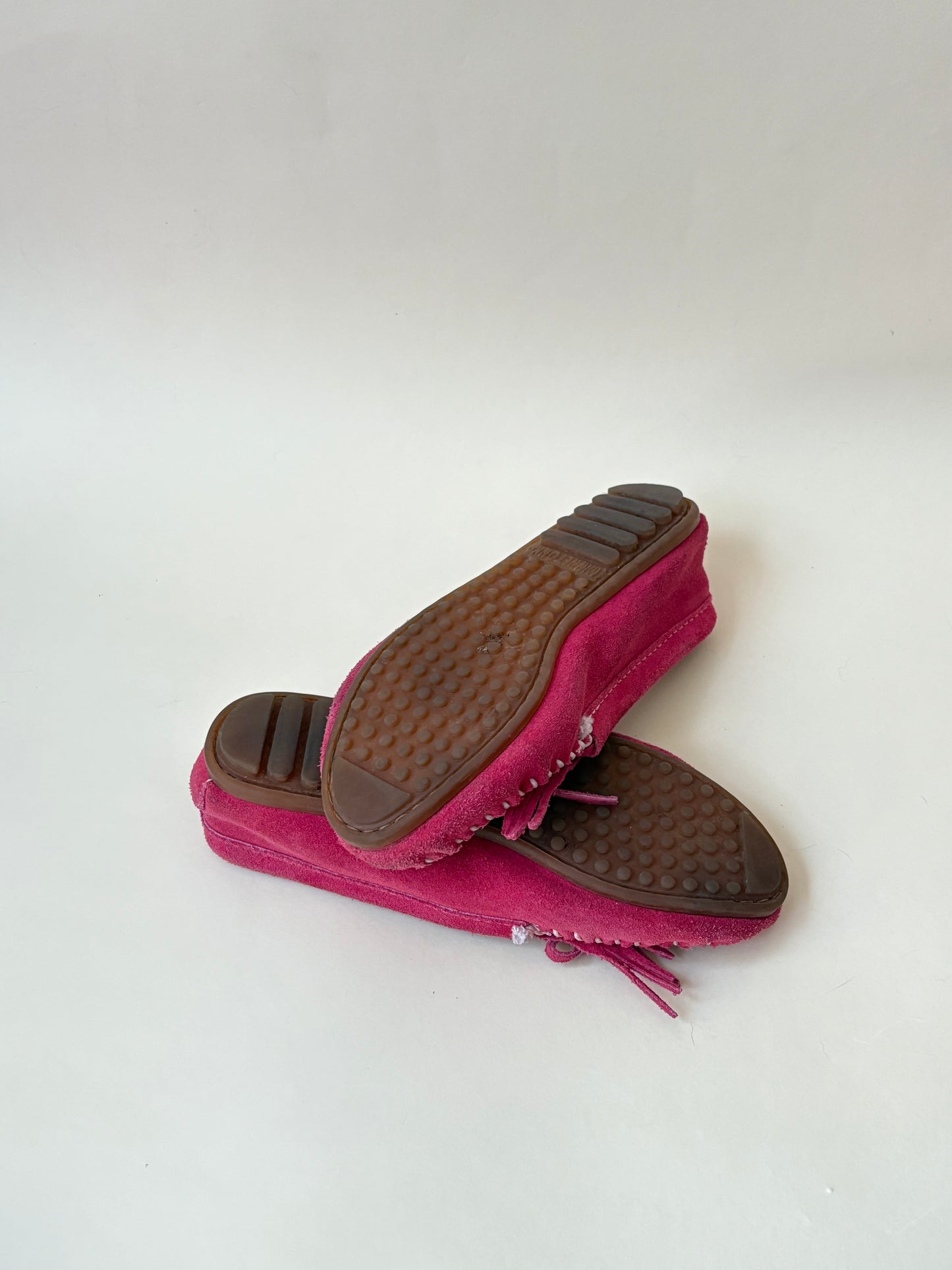 Minnetonka Moccasins Fuchsia Kilty Driving Slip-on Loafers - Size 6.5