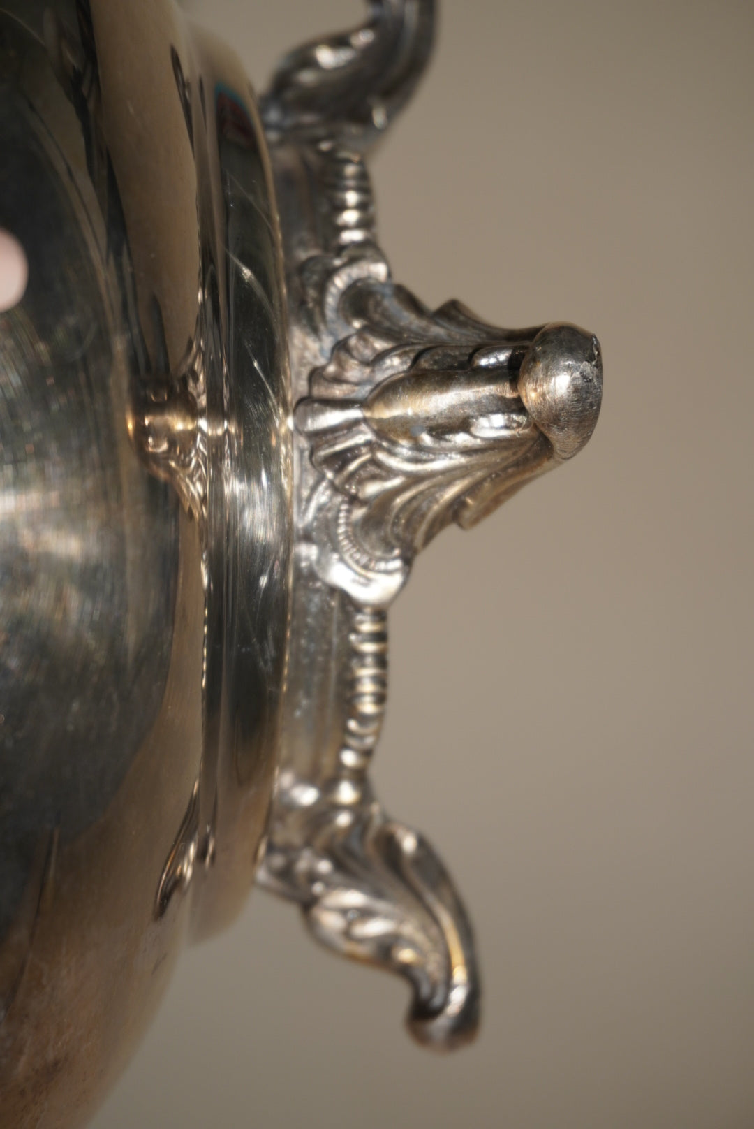 VTG English MFG Corp Silver Ornate 4 Foot Bowl (Unpolished)