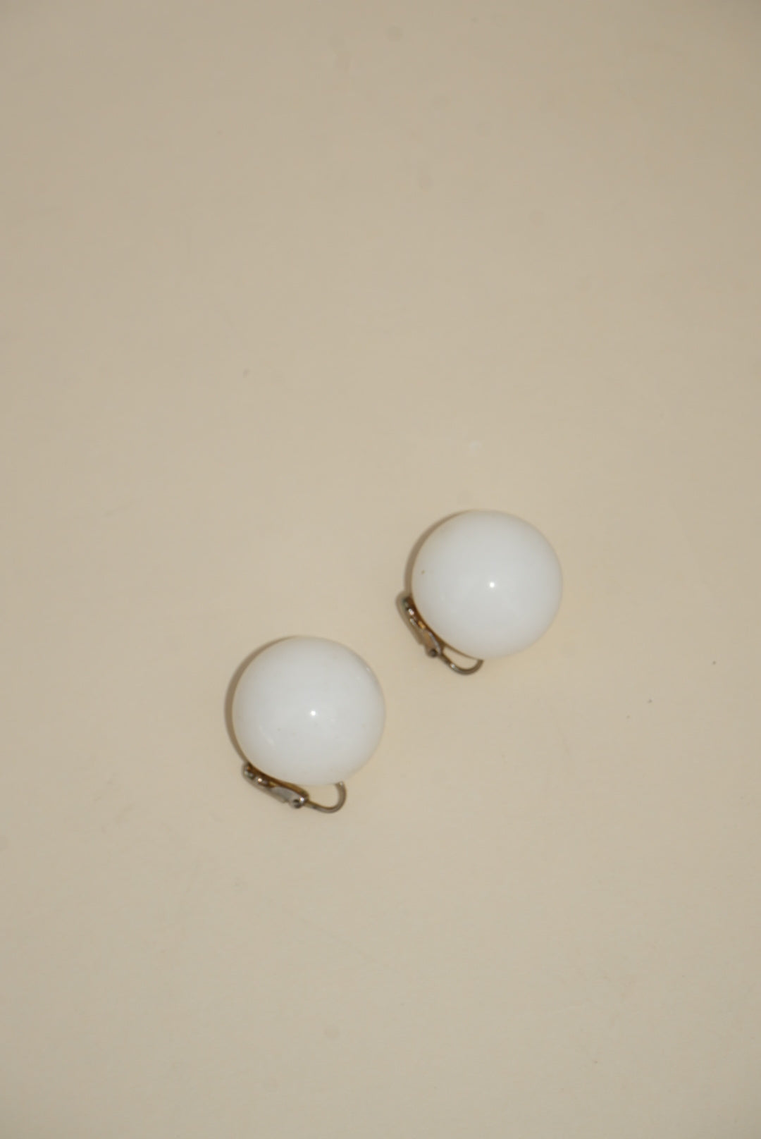 80's White Globe Sphere Clip On Earrings