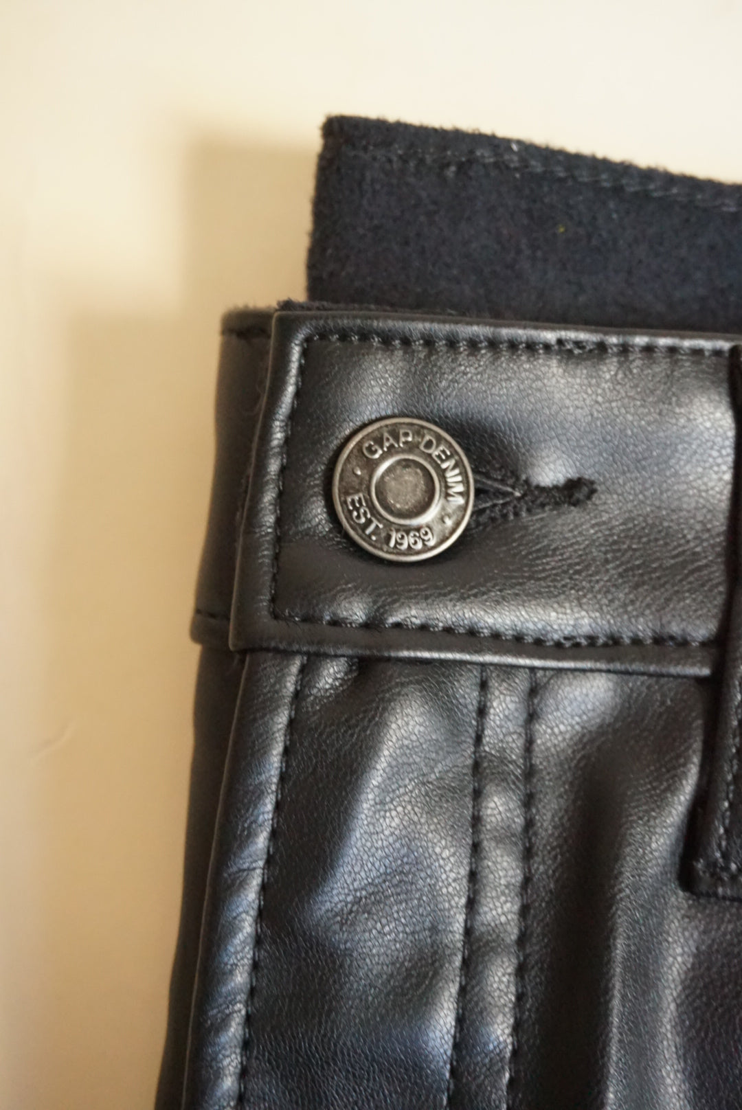 Gap Black Vintage High Rise Slim Faux Leather Pants - Size 27