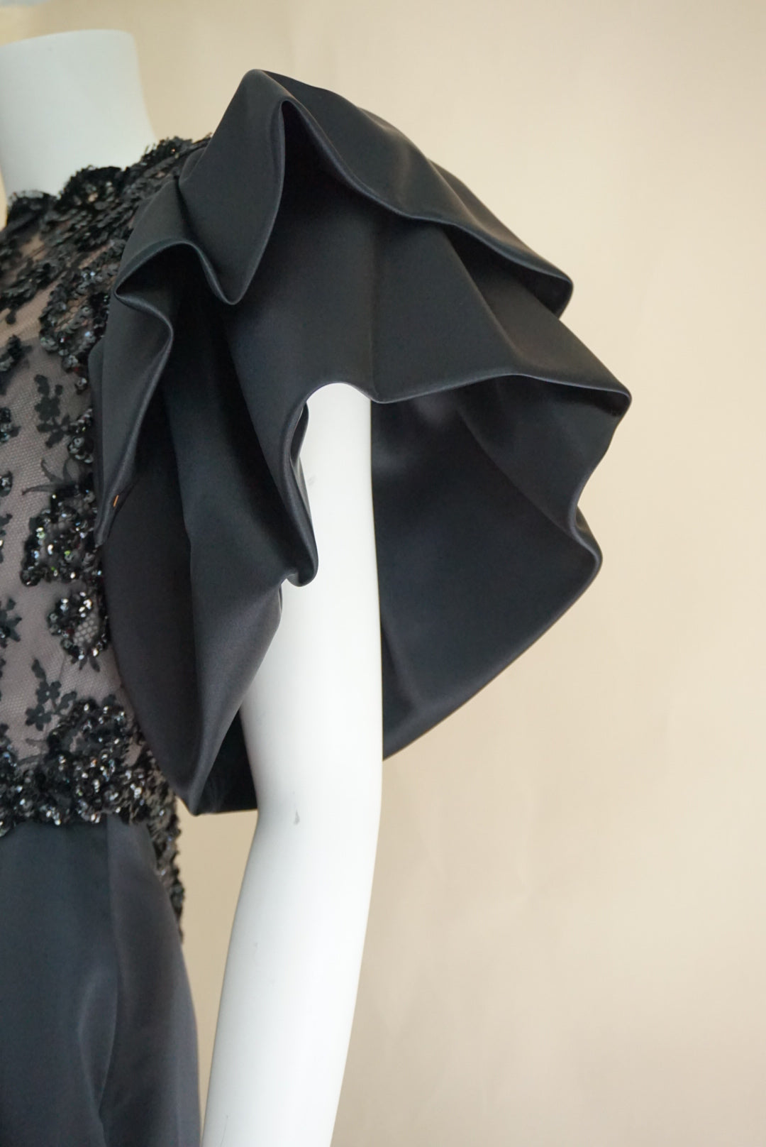 Vintage Black Beaded Lace Dramatic Sleeve Open Back Cocktail Statement Gown