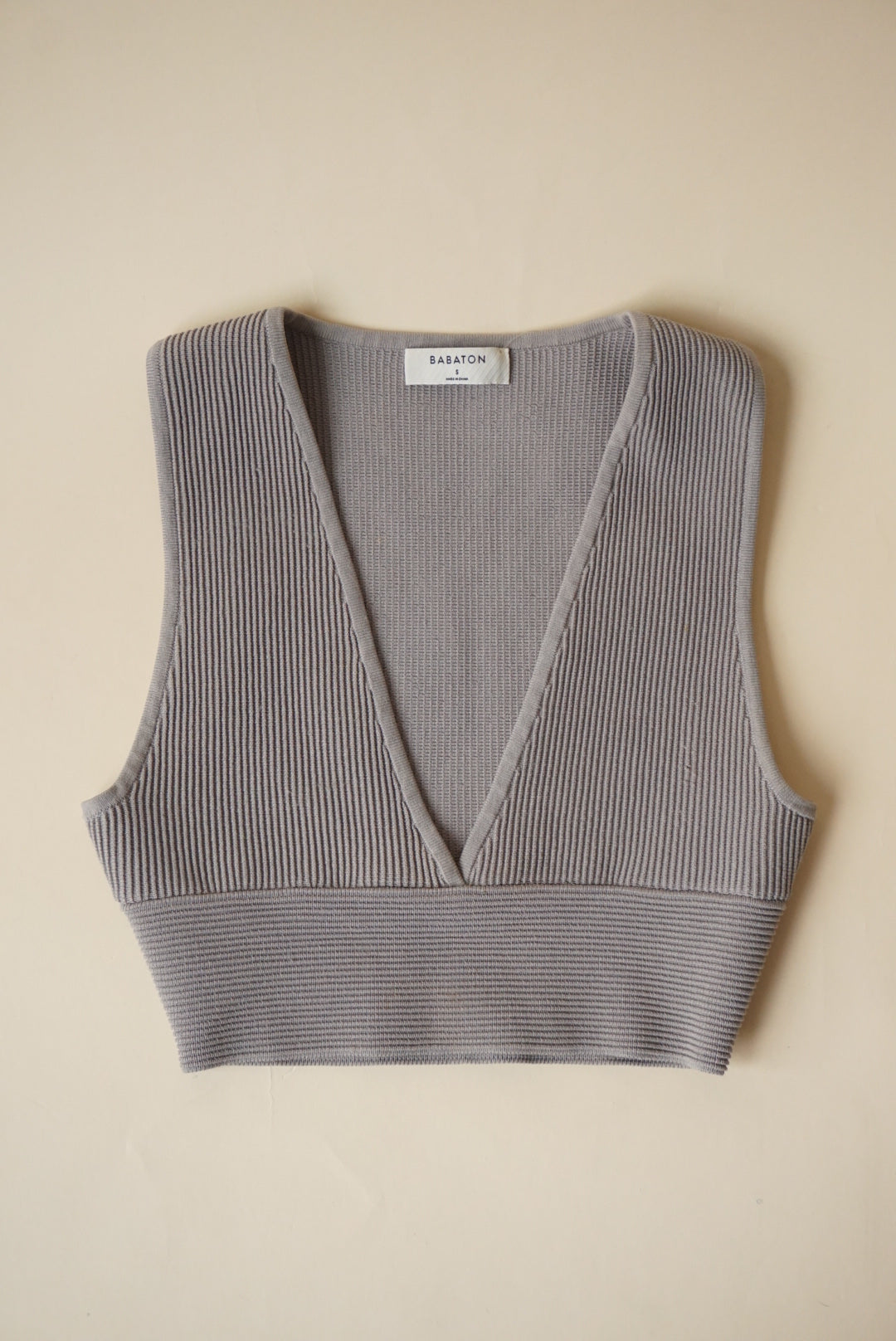 Babaton Aritzia Carlotta Sculpt Grey Ribbed Knit Plunge Cropped Top - Size Small