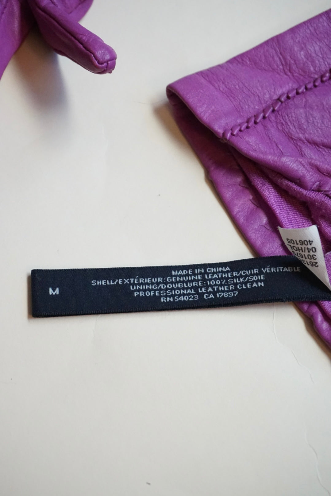 Vintage “Banana Republic” Magenta Leather Cashmere Lined Gloves - Size Medium