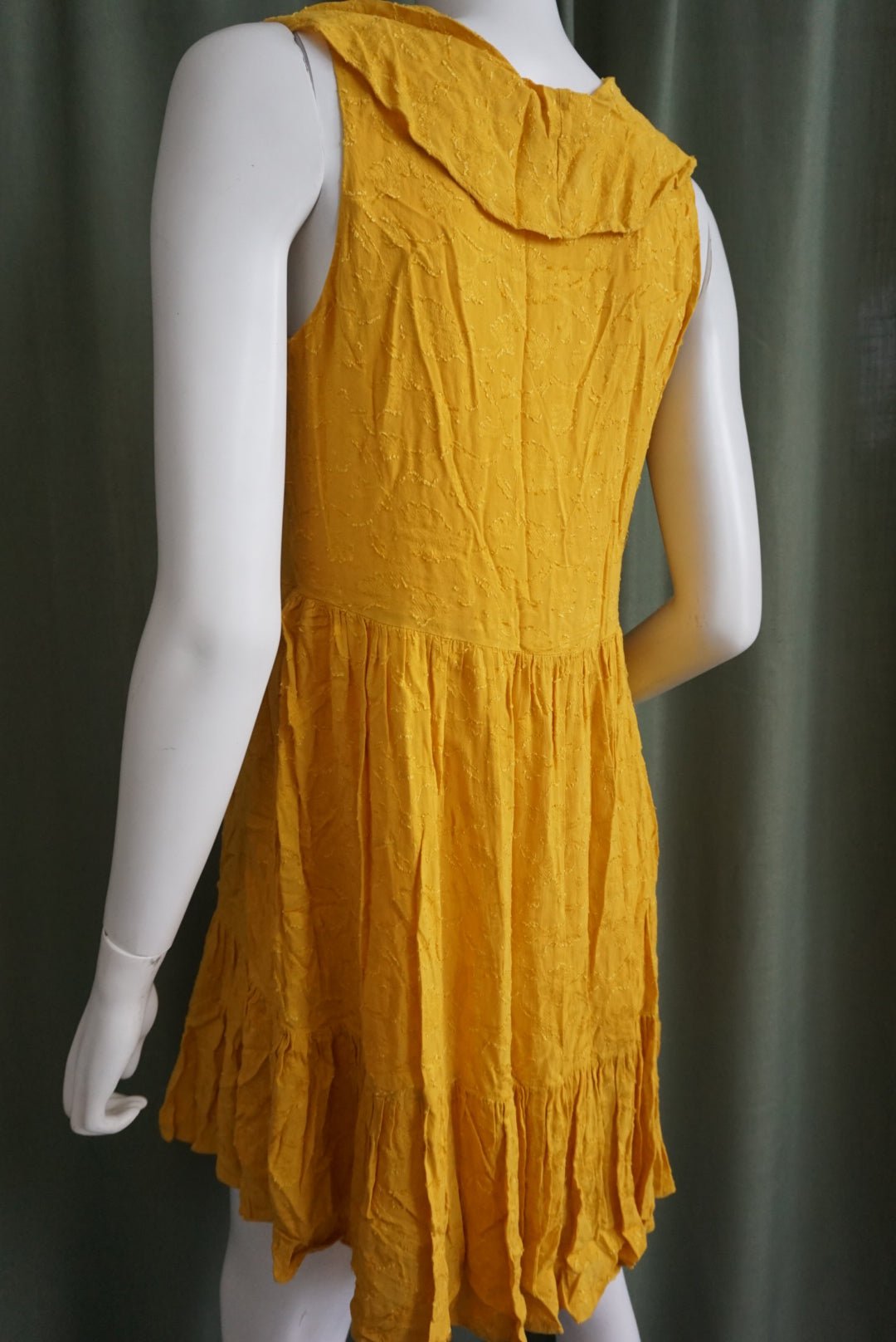 HD in Paris Yellow Ruffle Neckline Sleeveless Mini Flounce Dress - Size 6