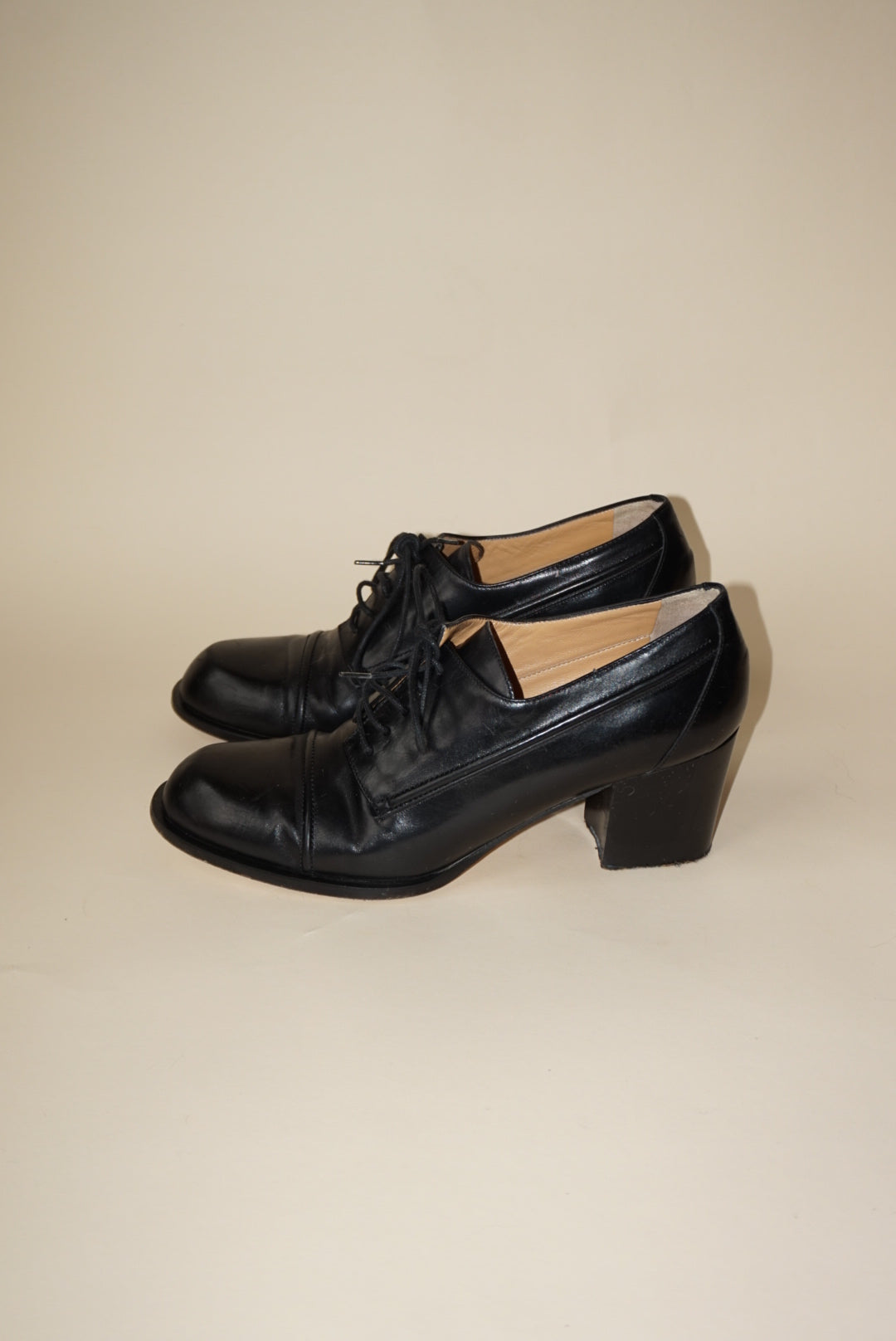 "Coach" Black Leather Oxford Cap Toe Lace Up Heel Pump - Size 6.5