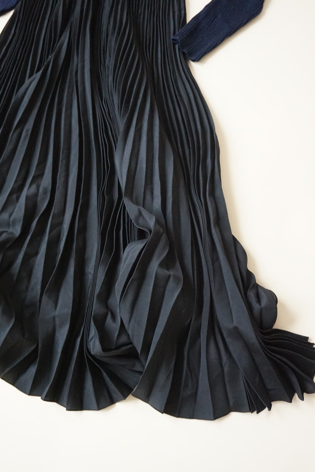 Prada 2018 Navy Blue Wool Quarter Zip Pleated L/S Maxi Dress - Size 40