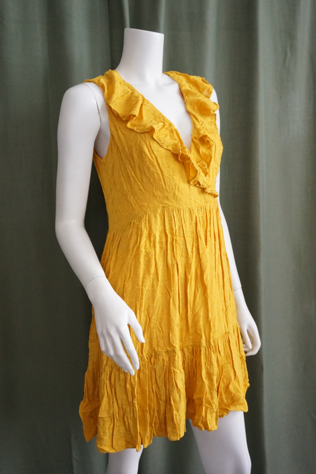 HD in Paris Yellow Ruffle Neckline Sleeveless Mini Flounce Dress - Size 6