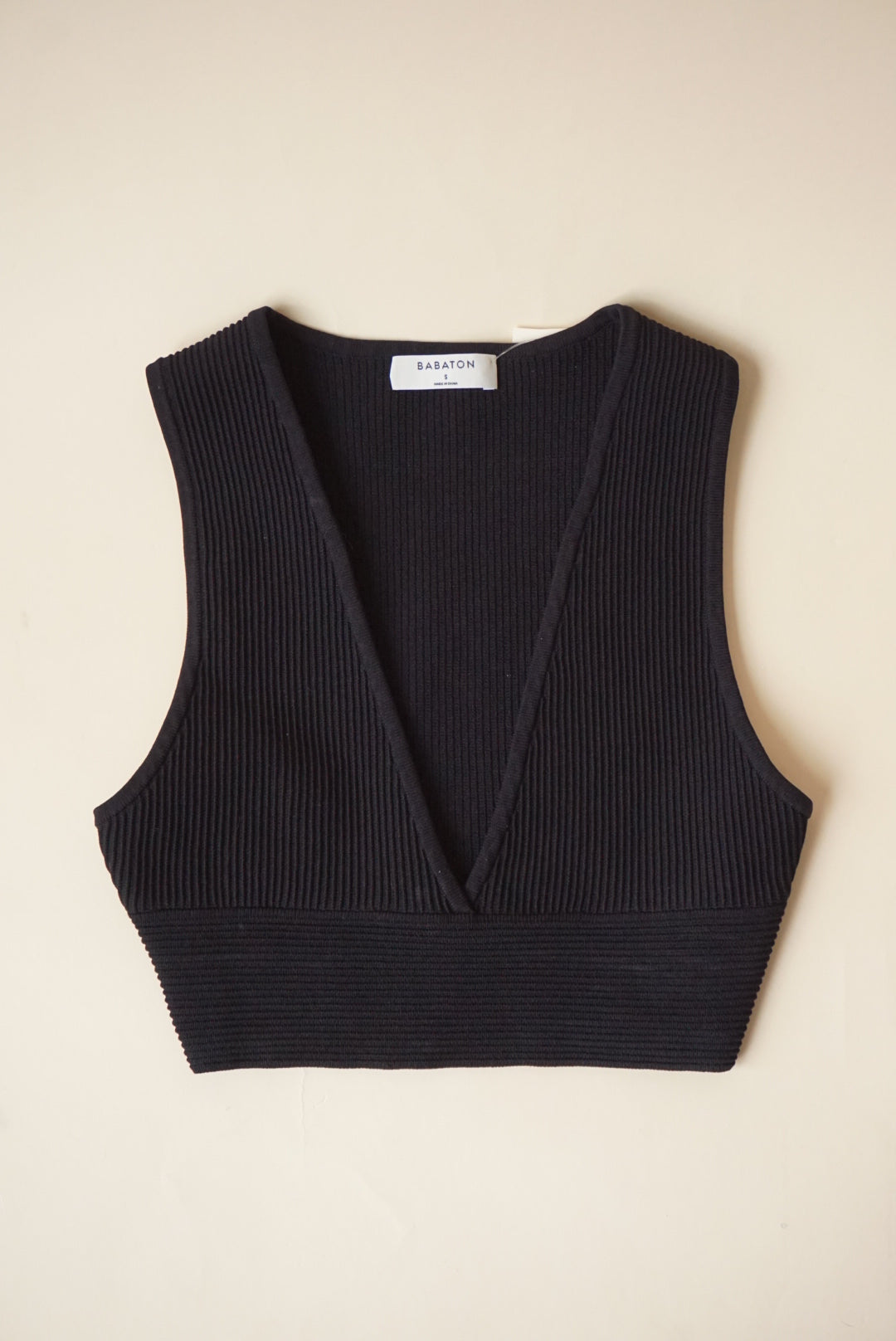 Babaton Aritzia Carlotta Sculpt Black Ribbed Knit Plunge Cropped Top - Size Small