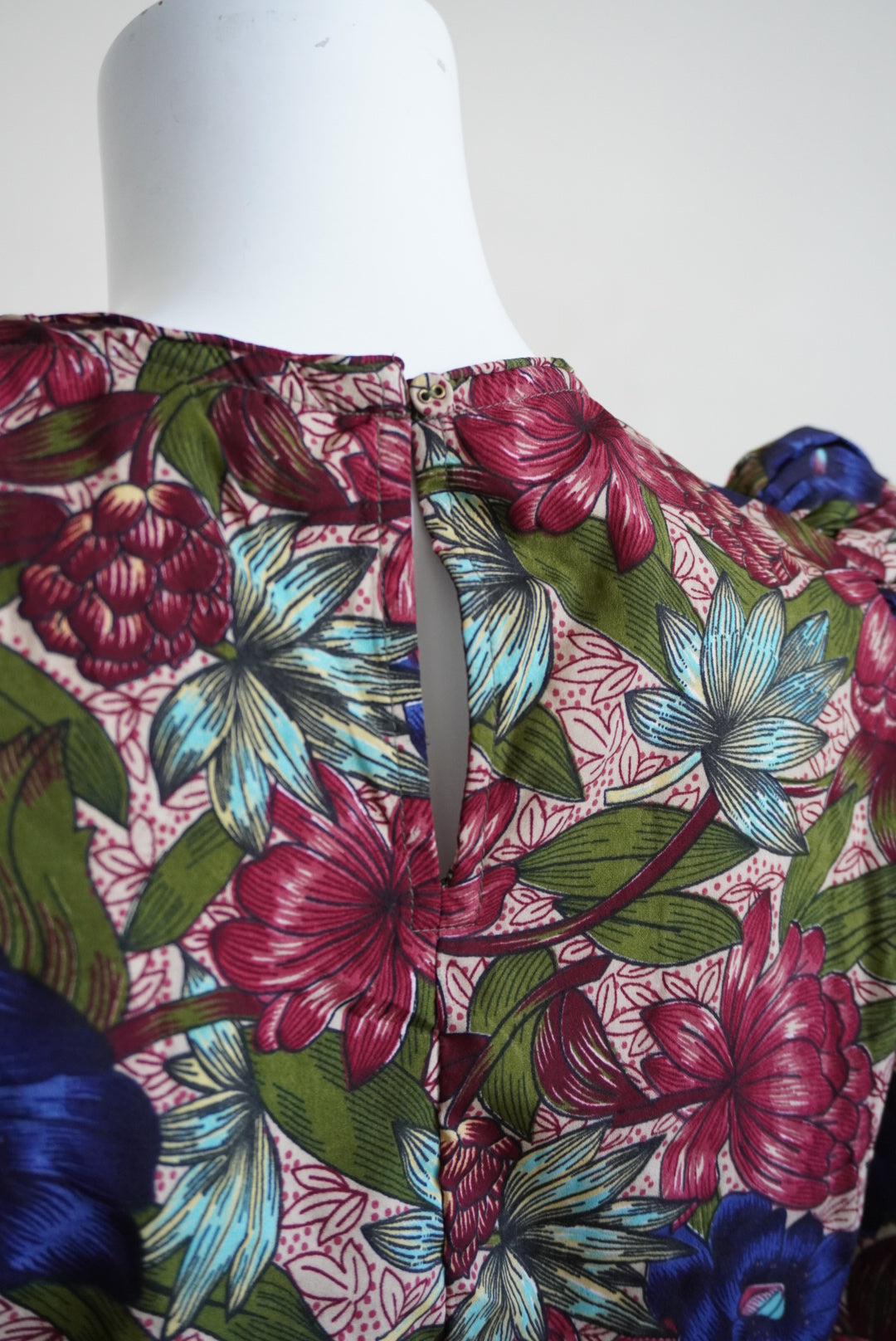 Walter Baker Floral Royal Garden Vanessa Blouse NWT - SIze XS
