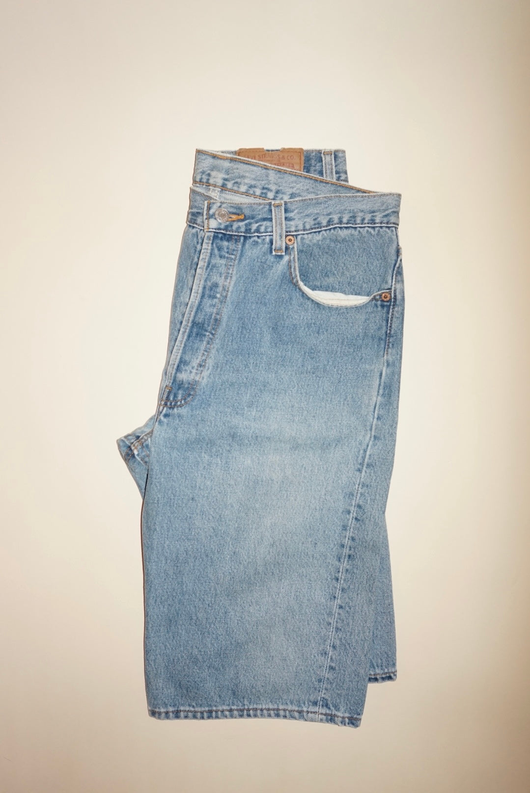 "Levi" Light Wash Shorts - Size 34