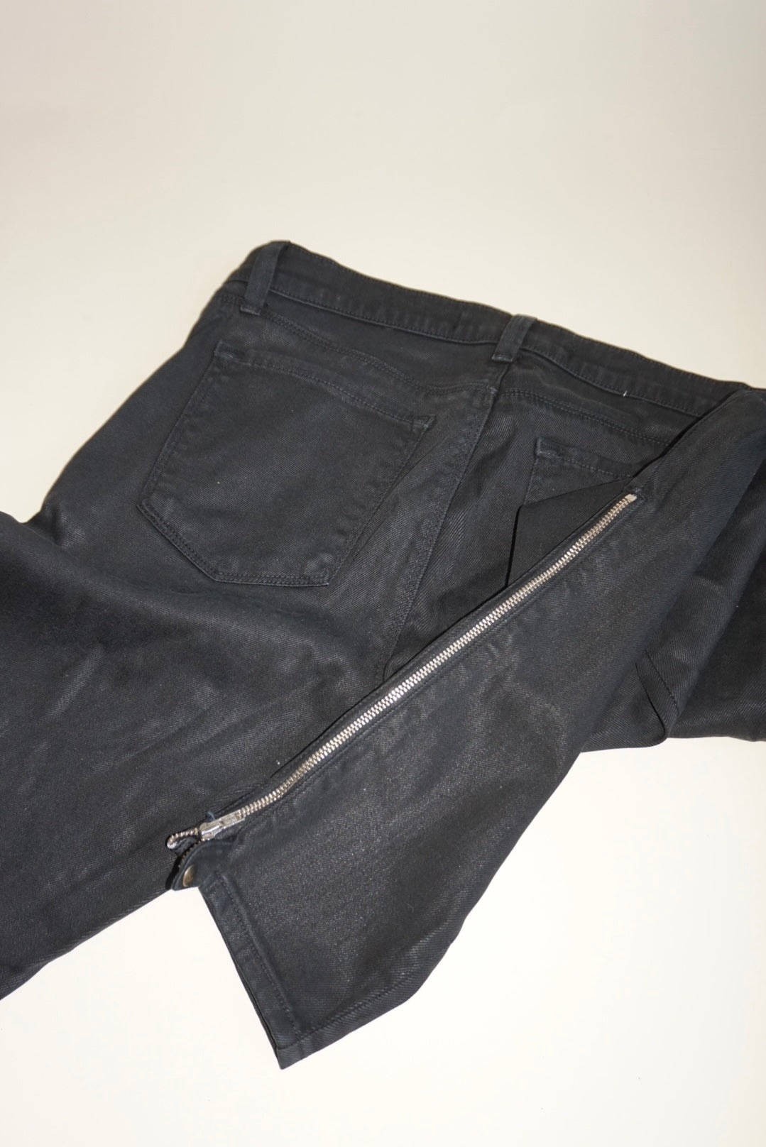 "J Brand" Black Stretch Zipper "Carey" - Size 28