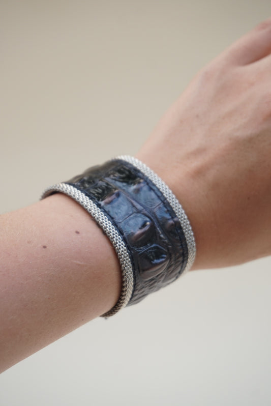 Bracelet leather embossed
