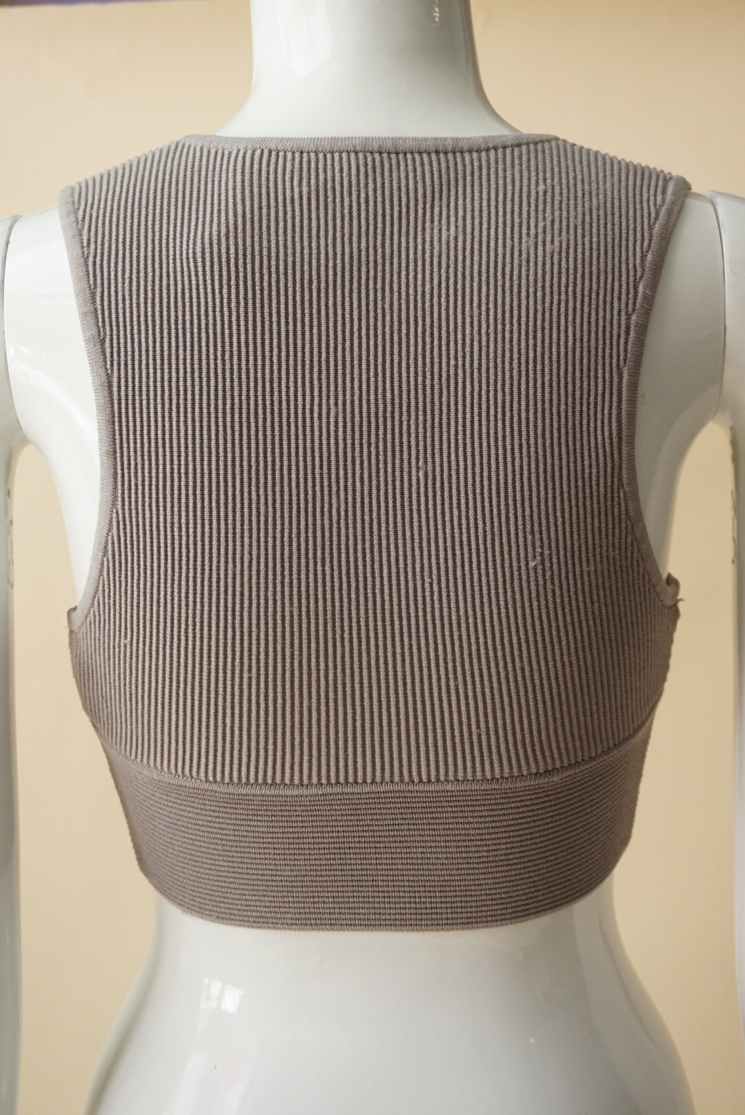 Babaton Aritzia Carlotta Sculpt Grey Ribbed Knit Plunge Cropped Top - Size Small