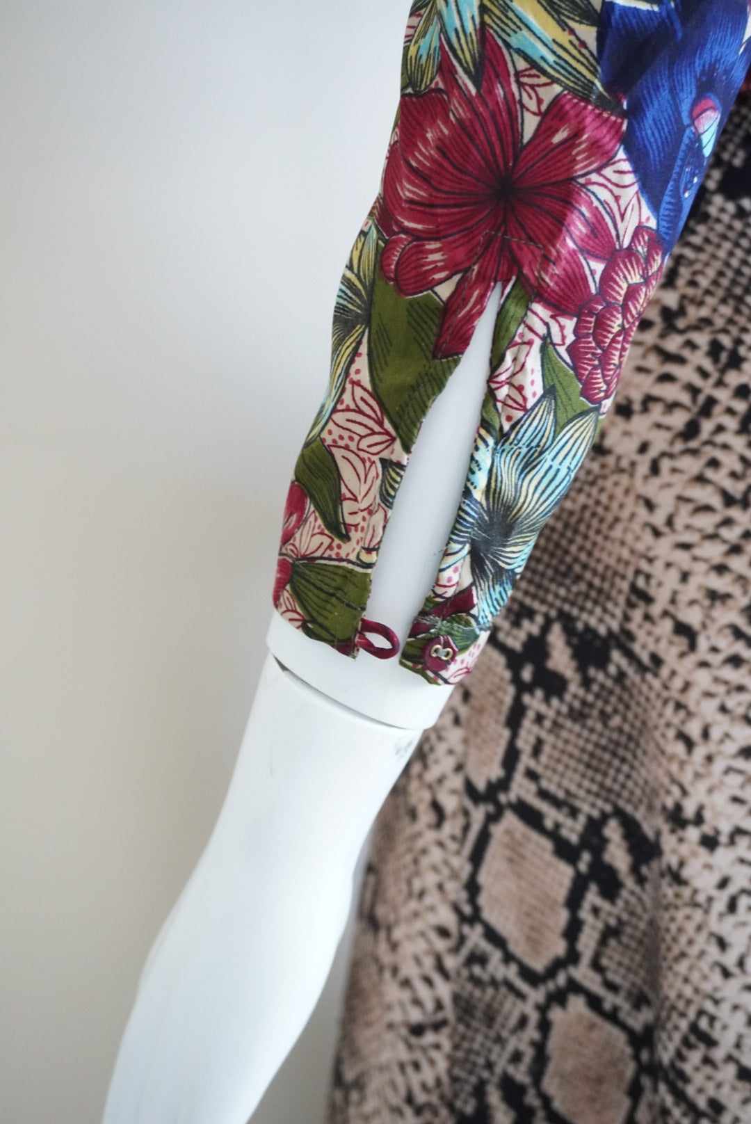 Walter Baker Floral Royal Garden Vanessa Blouse NWT - SIze XS