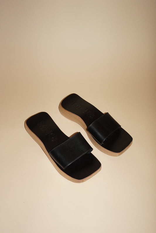 "Mango" Wood Leather Mules - Size 37