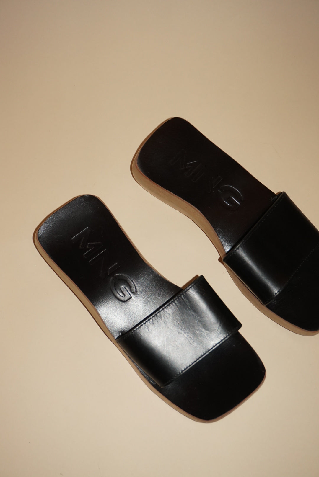 "Mango" Wood Leather Mules - Size 37