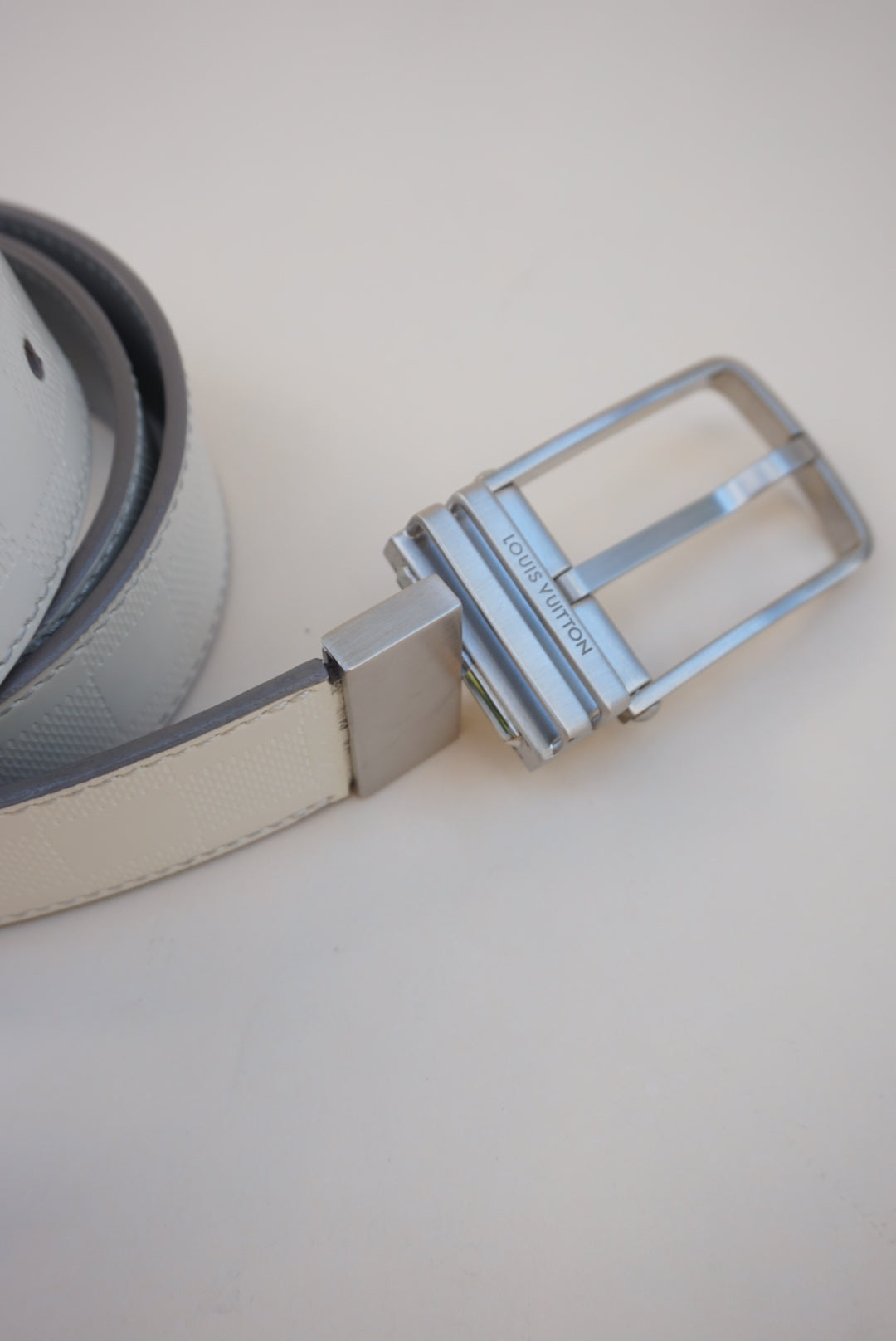 “Louis Vuitton” White Damier Infini Leather Boston Reversible Belt - Size 100/40