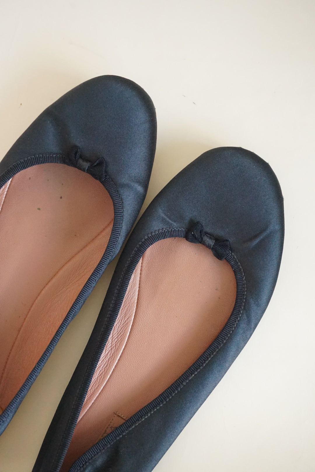 Alaia Black Satin Glamour Ballet Flats With Bow - Size 39.5