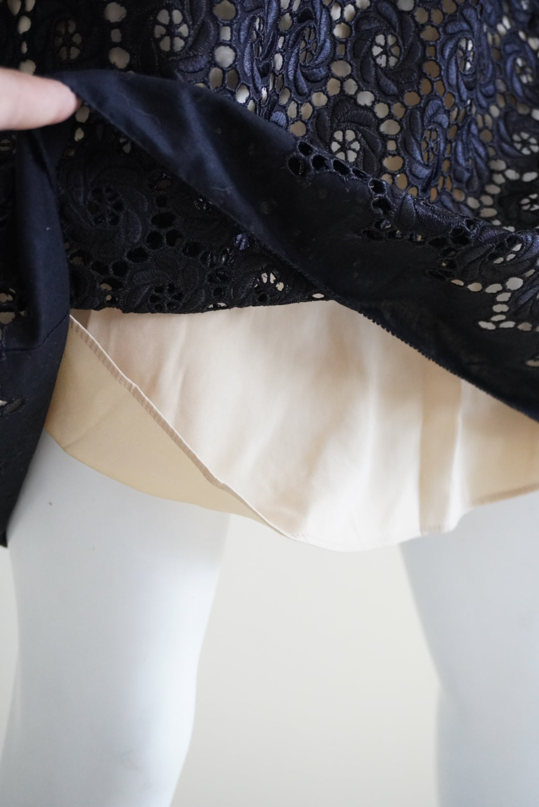 Elie Tahari Black Eyelet Lace Mini Cocktail Dress - Size 6