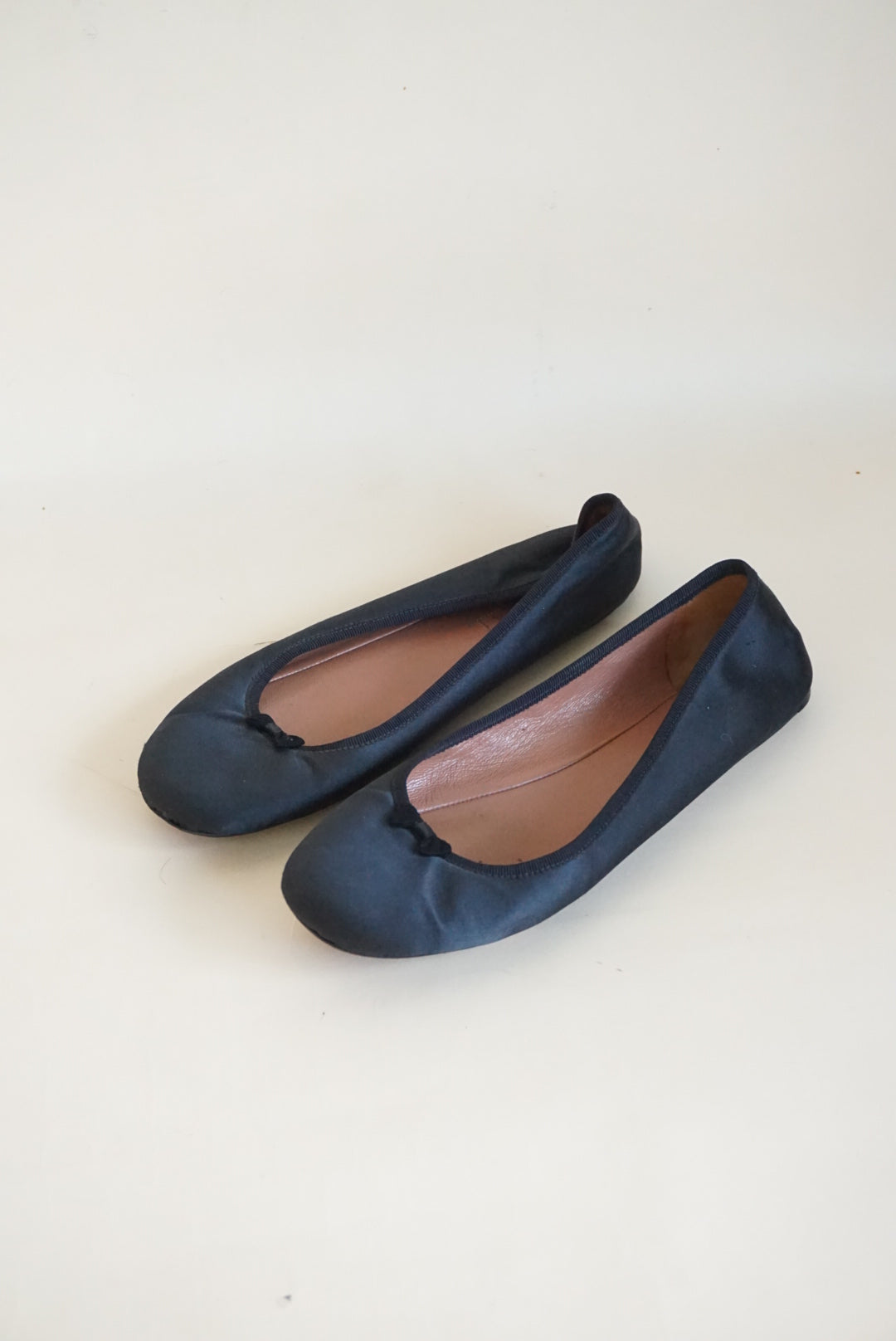 Alaia Black Satin Glamour Ballet Flats With Bow - Size 39.5