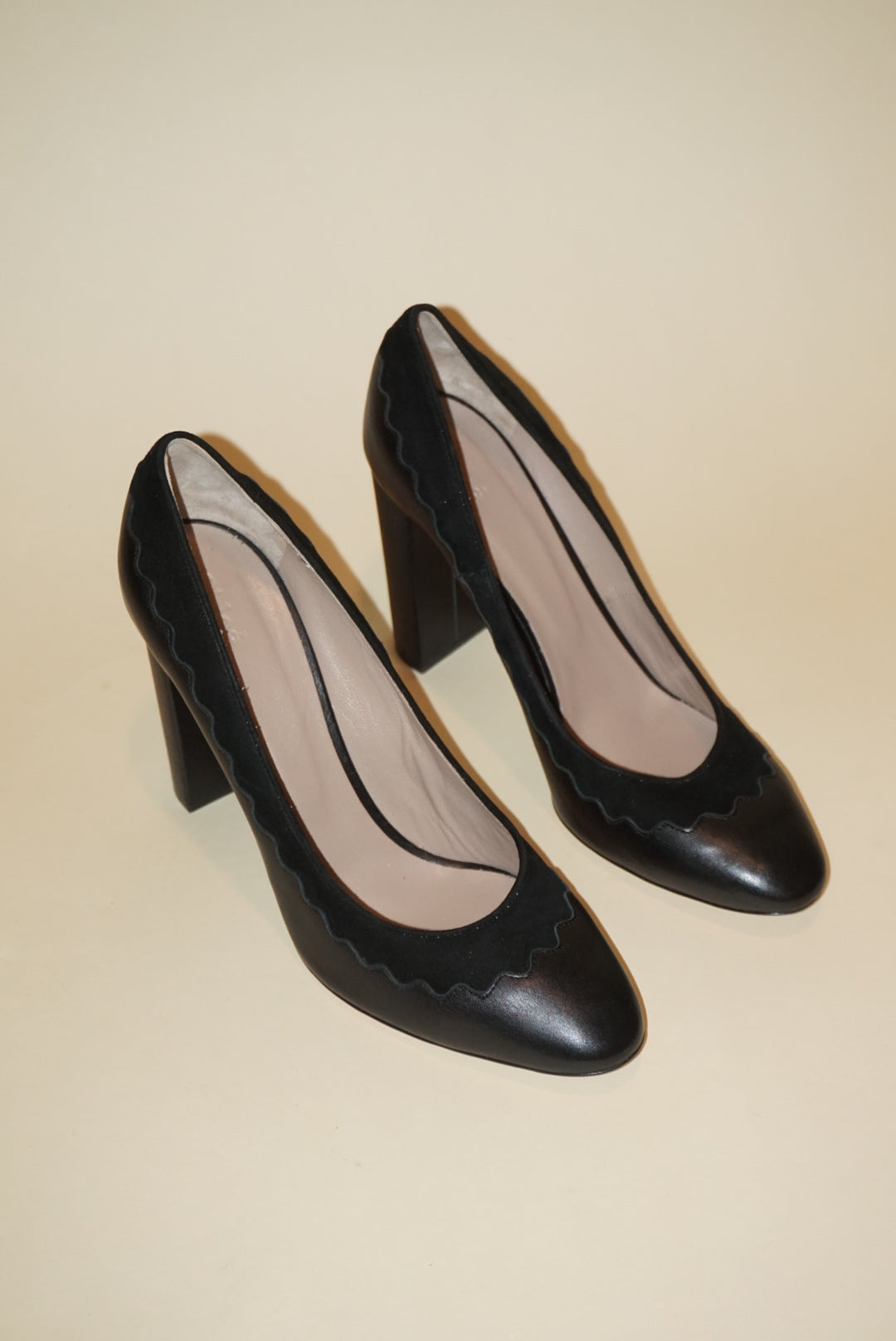 Chloe Black Leather/Suede Scalloped Trim Round Toe Pumps - Size 41
