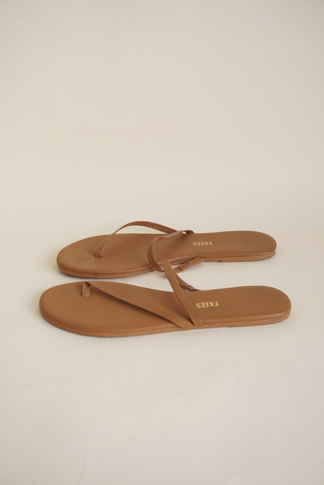 Tkees Sarit Pout Tan Sandal - Size 10