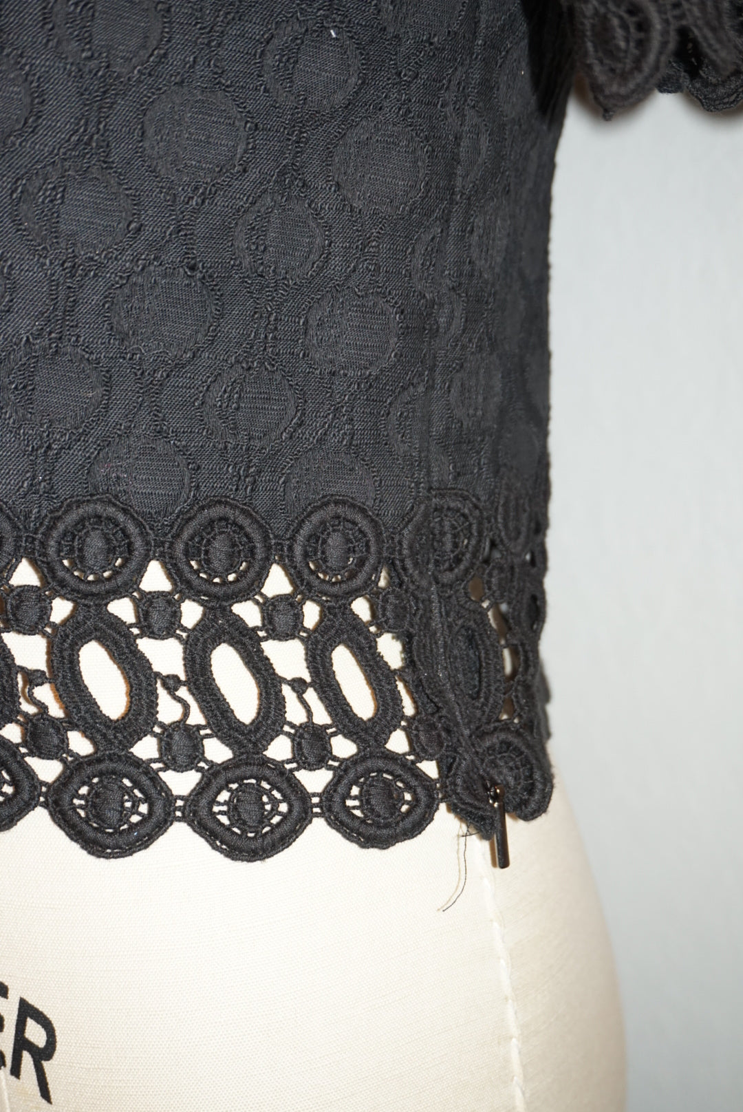 "Rebecca Taylor" Crochet Black Cropped Lace Top - Size XS