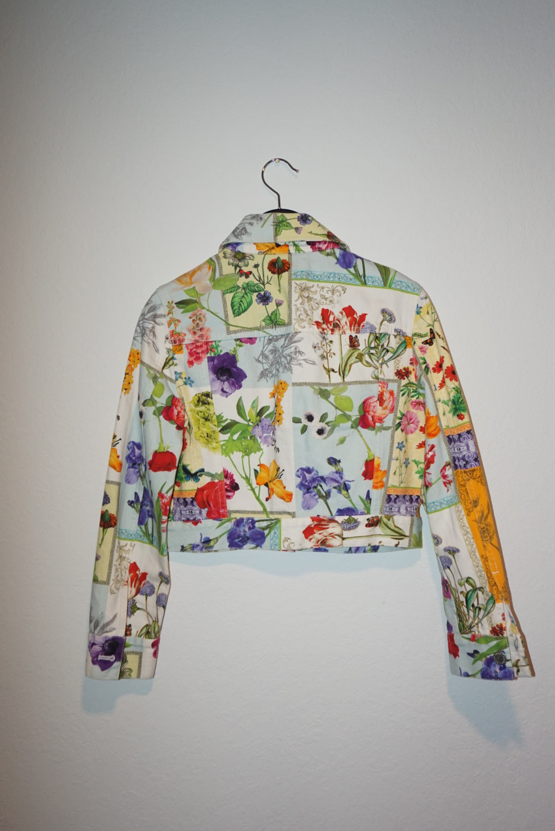 "Alice And Olivia" Denim "Chloe" Boxy Floral Patchwork Print Cropped Jacket - Size XS