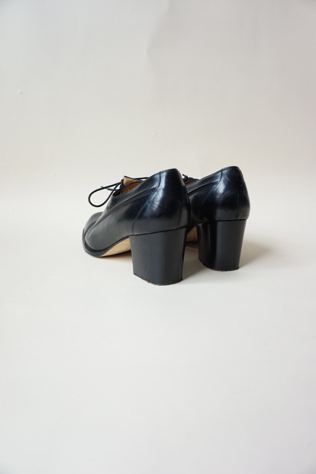 "Coach" Black Leather Oxford Cap Toe Lace Up Heel Pump - Size 6.5