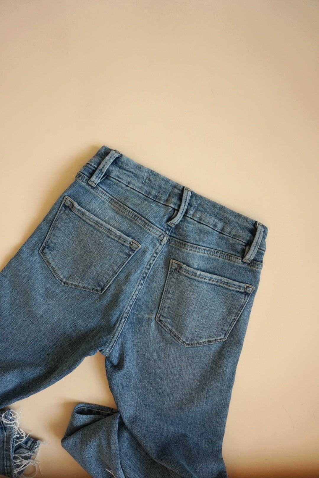 “Frame” Light Wash “Le Crop Mini Boot” Jeans - Size 25