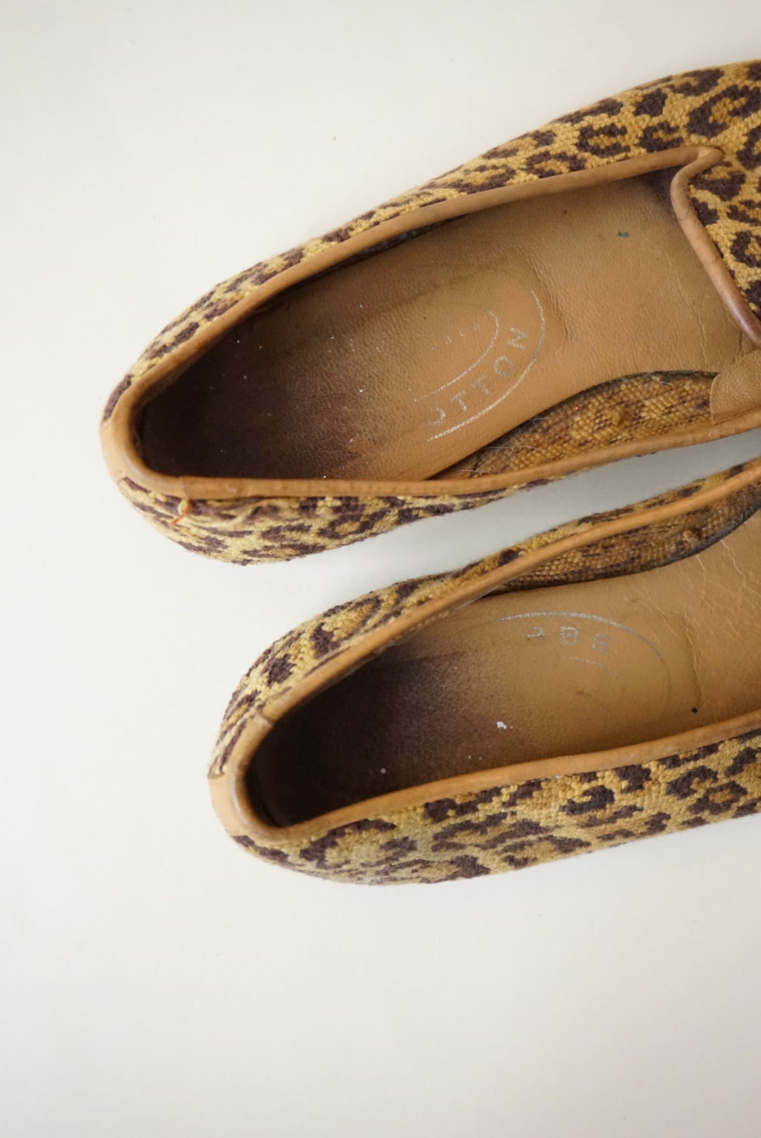 "Stubbs & Wootton" Jaguar Needlepoint Loafers