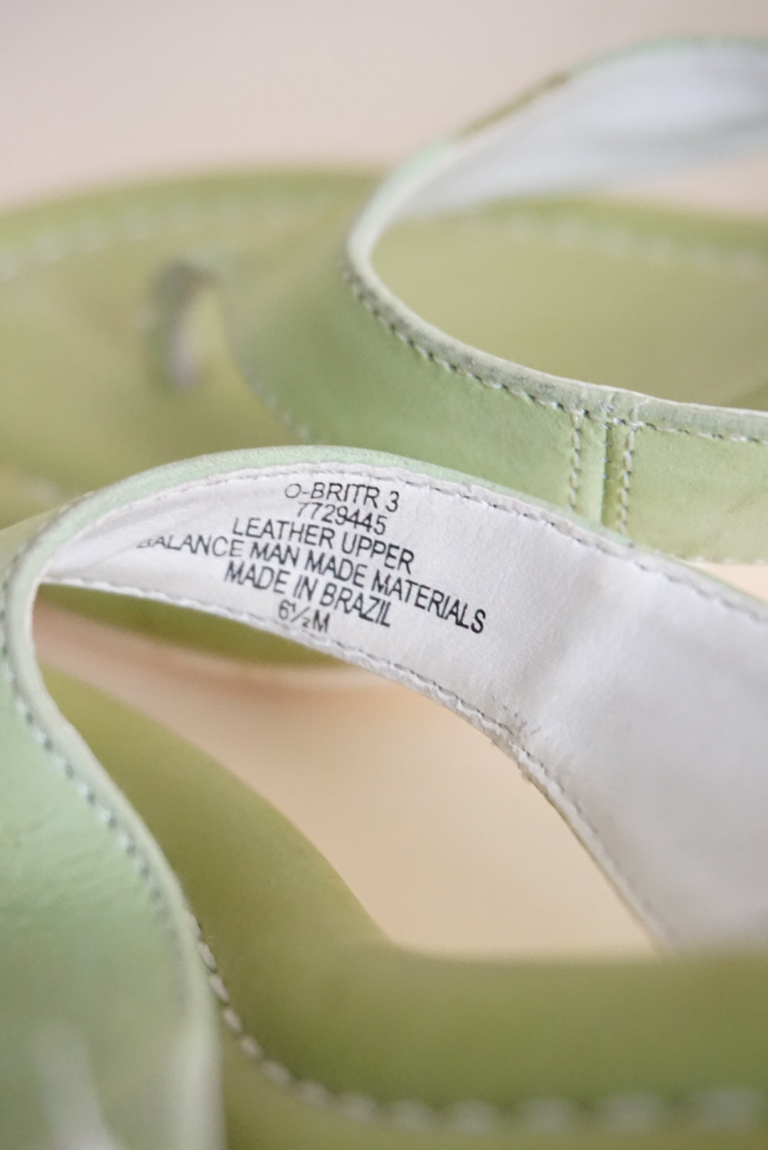 Nine West Vintage 90's Sage Leather Kitten Thong Sandal - Size 6