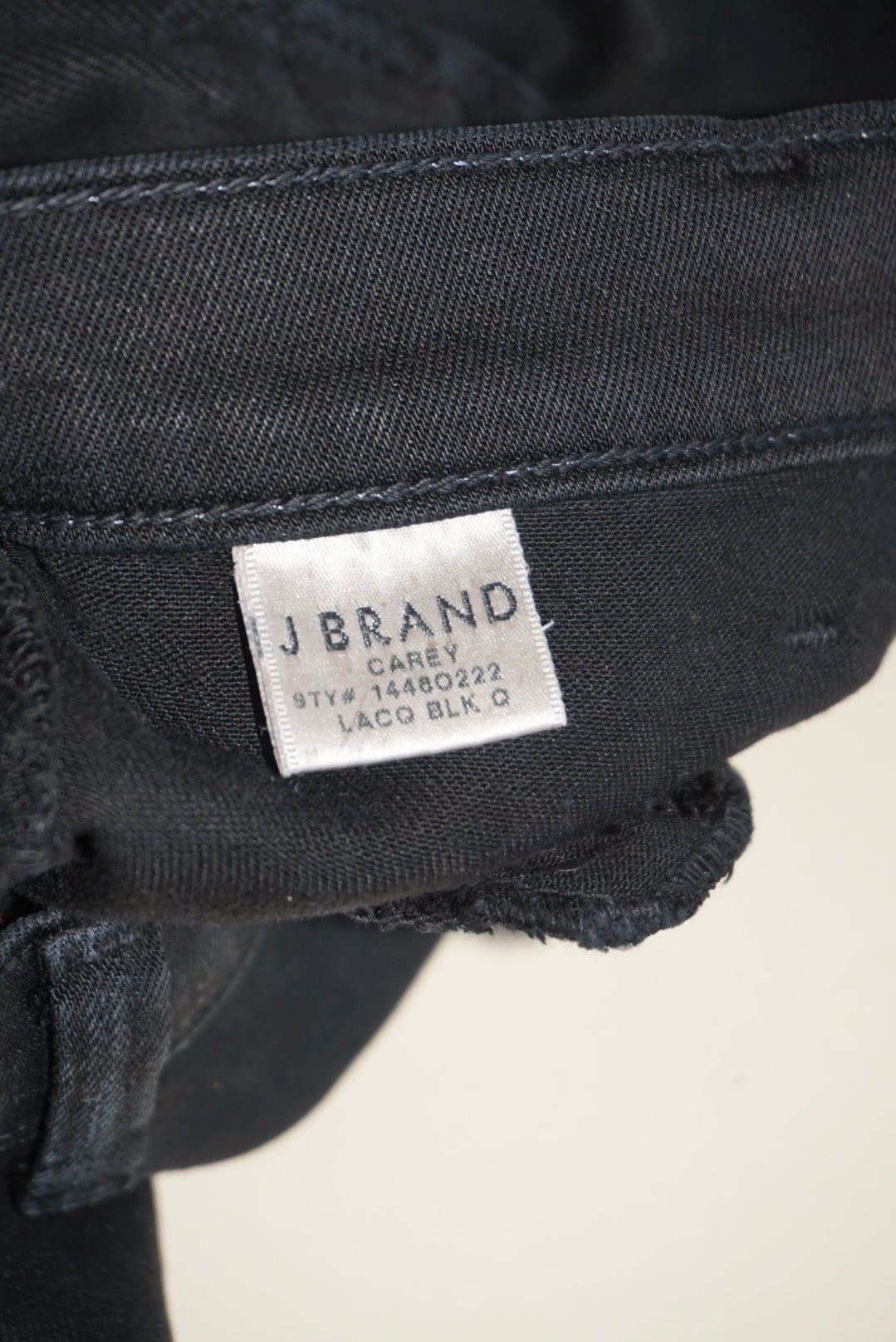 "J Brand" Black Stretch Zipper "Carey" - Size 28