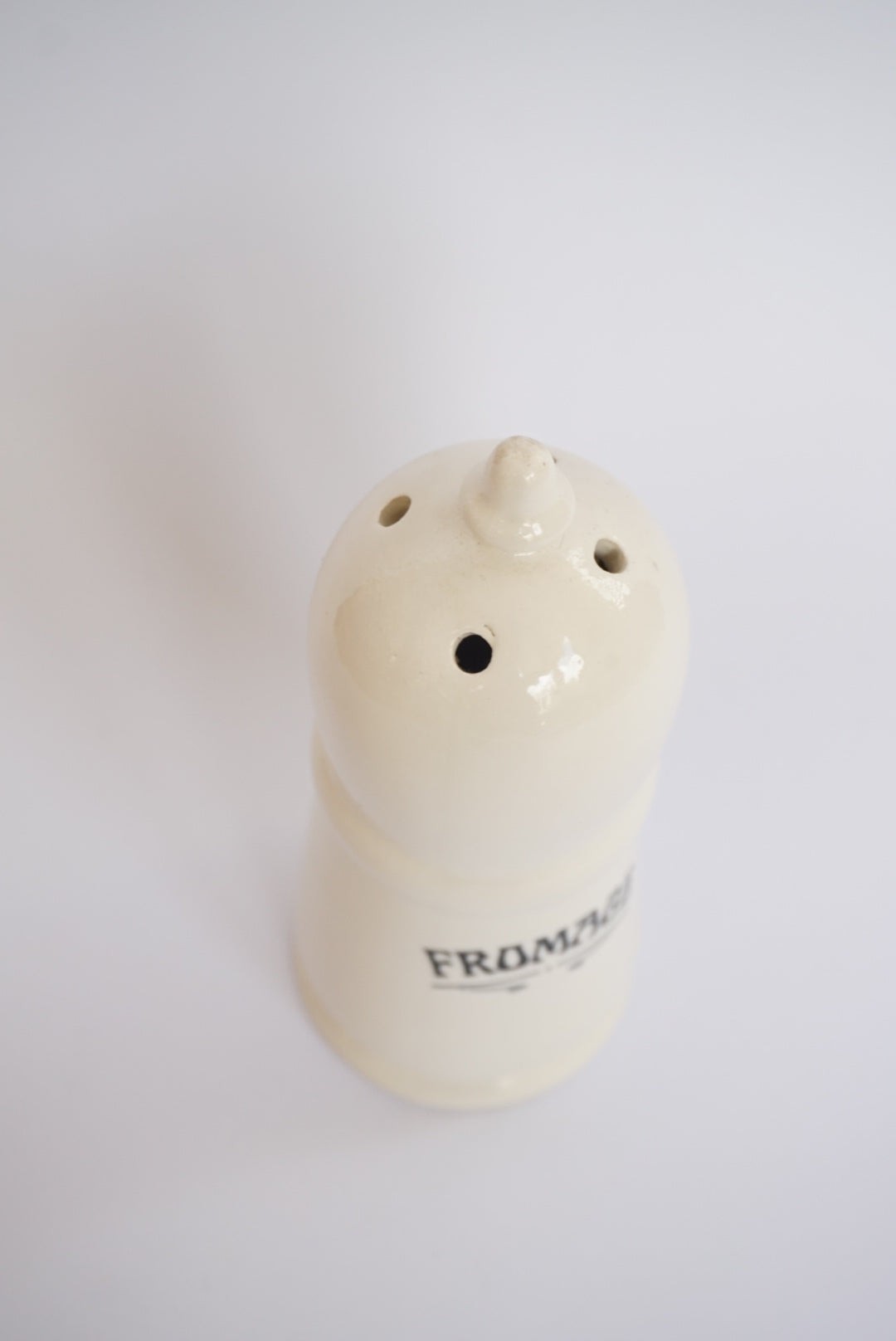 Vtg Howard Kaplan Sigma French Country Store Formage Ceramic Shaker