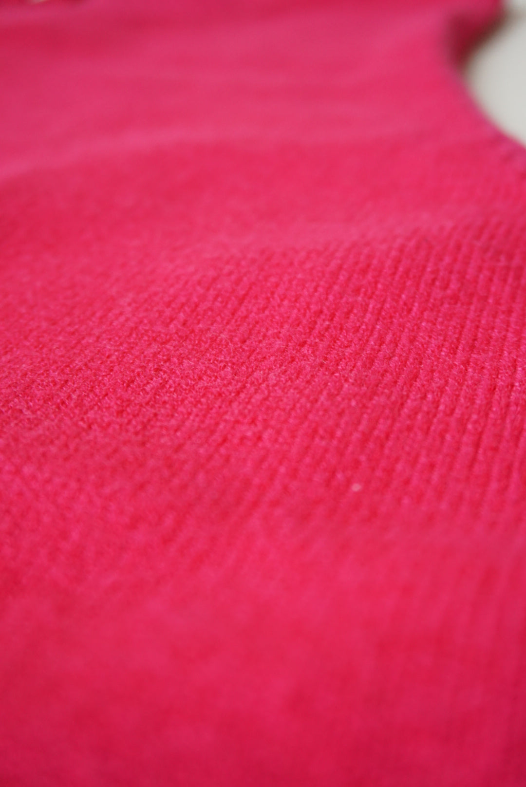 52Seven Pink Sleeveless Knit Top with Feather Trim Hem - Size XXL