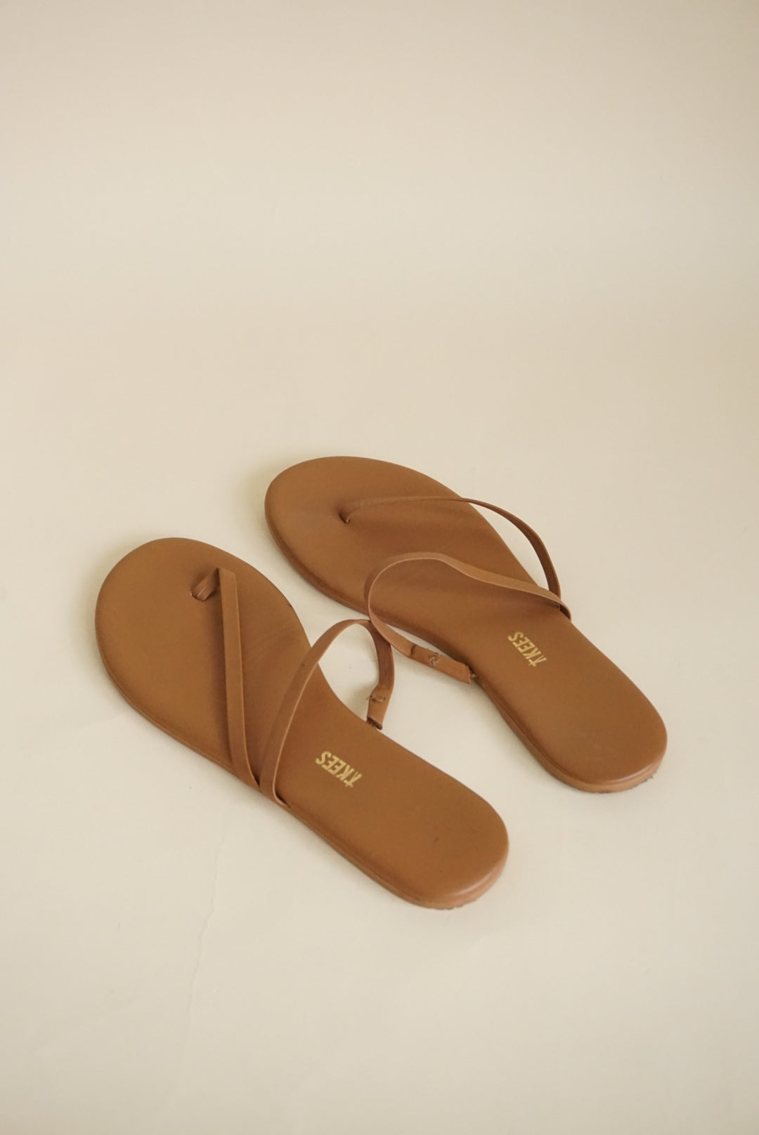 Tkees Sarit Pout Tan Sandal - Size 10