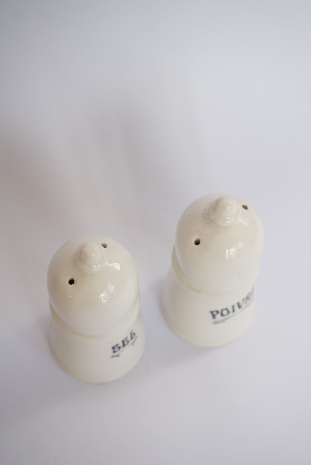 Vtg Howard Kaplan Sigma French Country Store Salt & Pepper Shaker Set