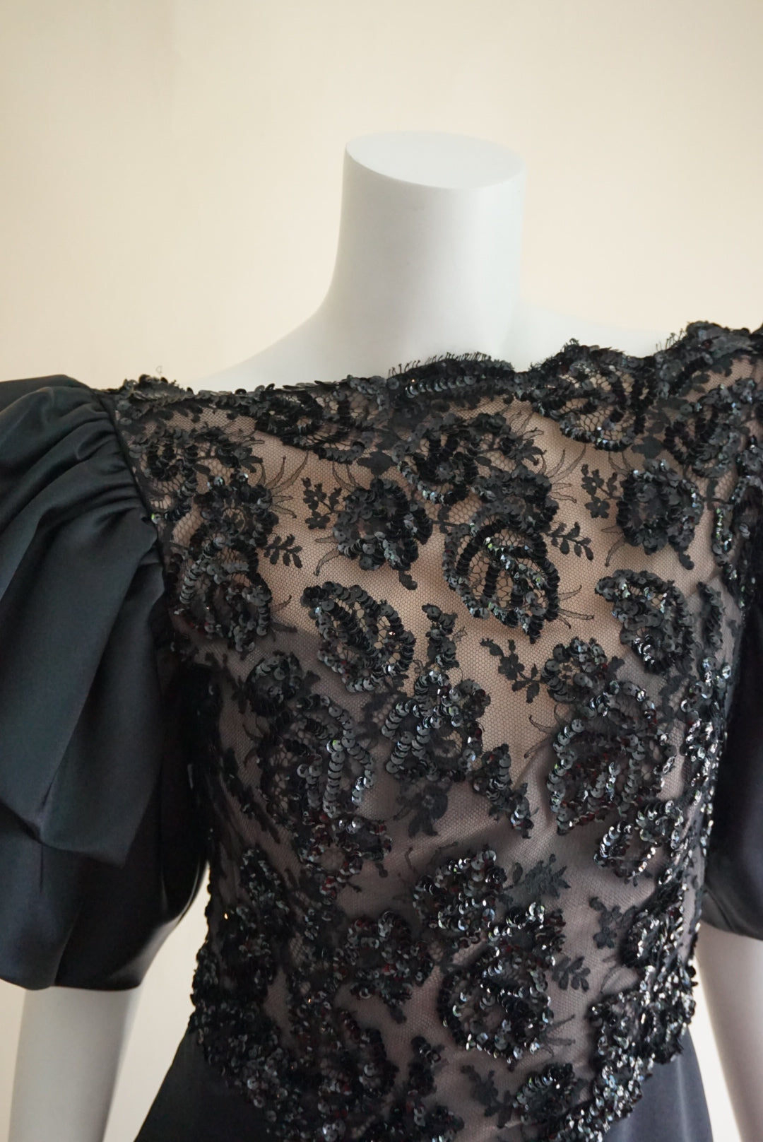 Vintage Black Beaded Lace Dramatic Sleeve Open Back Cocktail Statement Gown